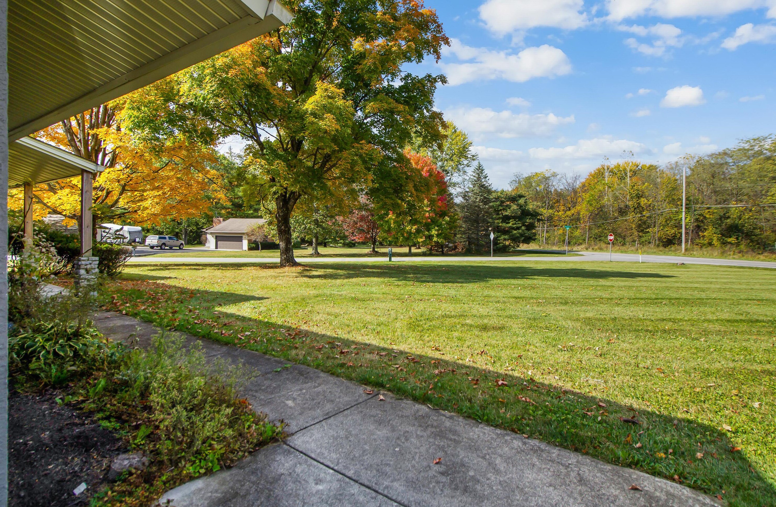 3254 Grey Fox Dr, Columbus OH 43230-1923 exterior