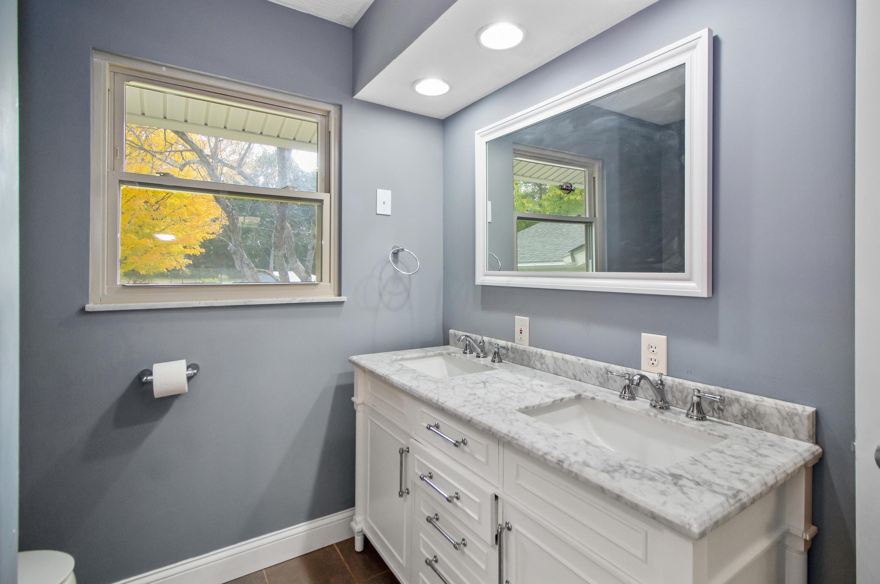 3254 Grey Fox Dr, Columbus OH 43230-1923 exterior