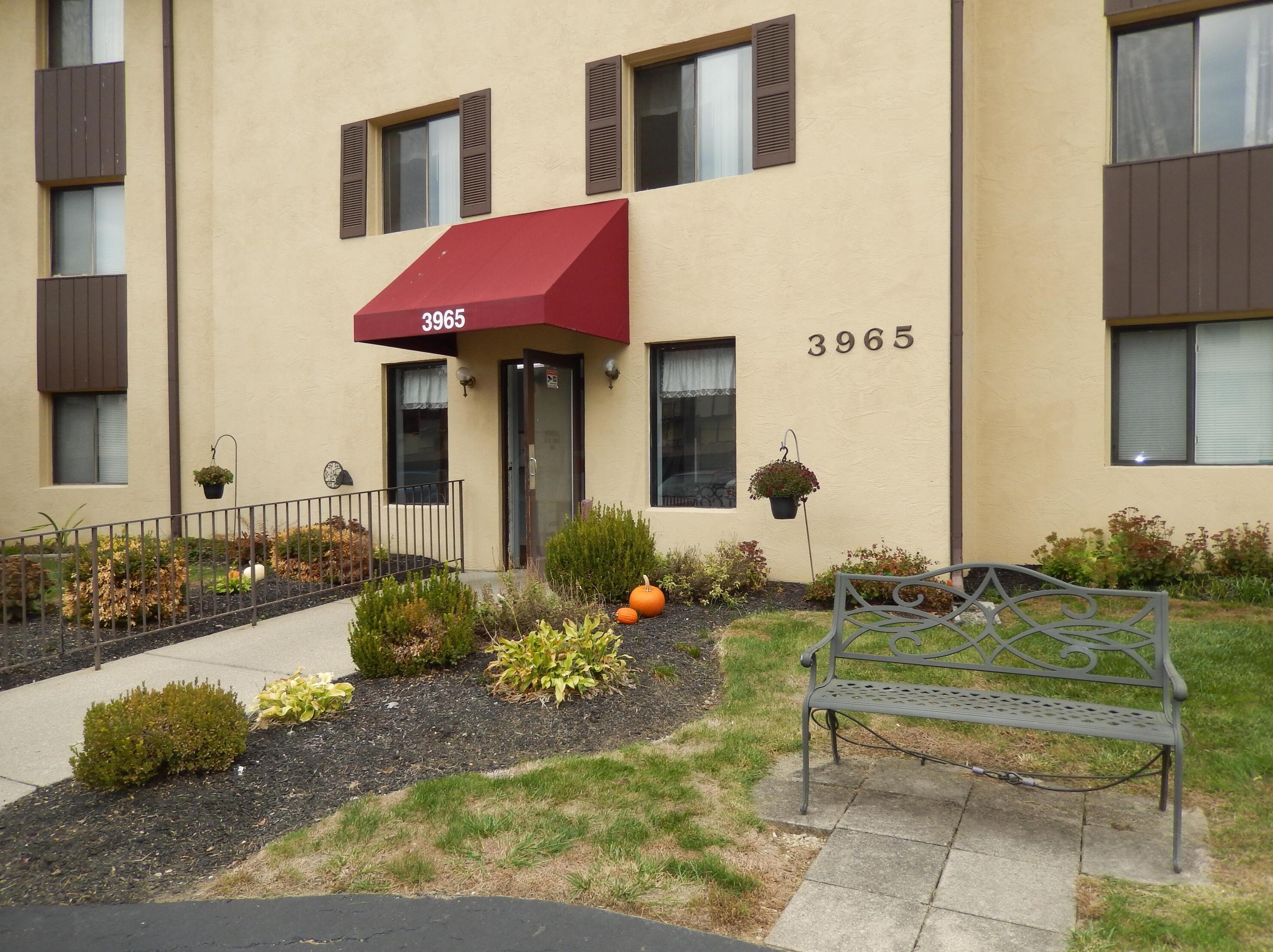 3965 Karl Rd, Columbus OH  43224-2188 exterior