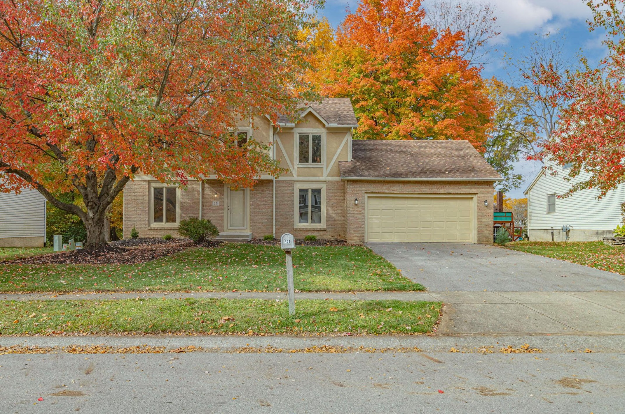 371 Emory St, Columbus, OH 43230-3614