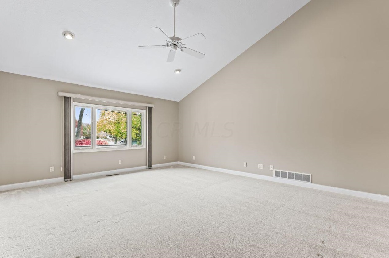 890 Augusta Glen Dr, Columbus OH  43235-5014 exterior