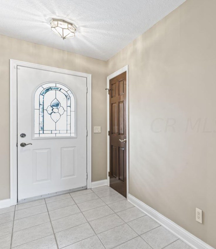 890 Augusta Glen Dr, Columbus OH  43235-5014 exterior