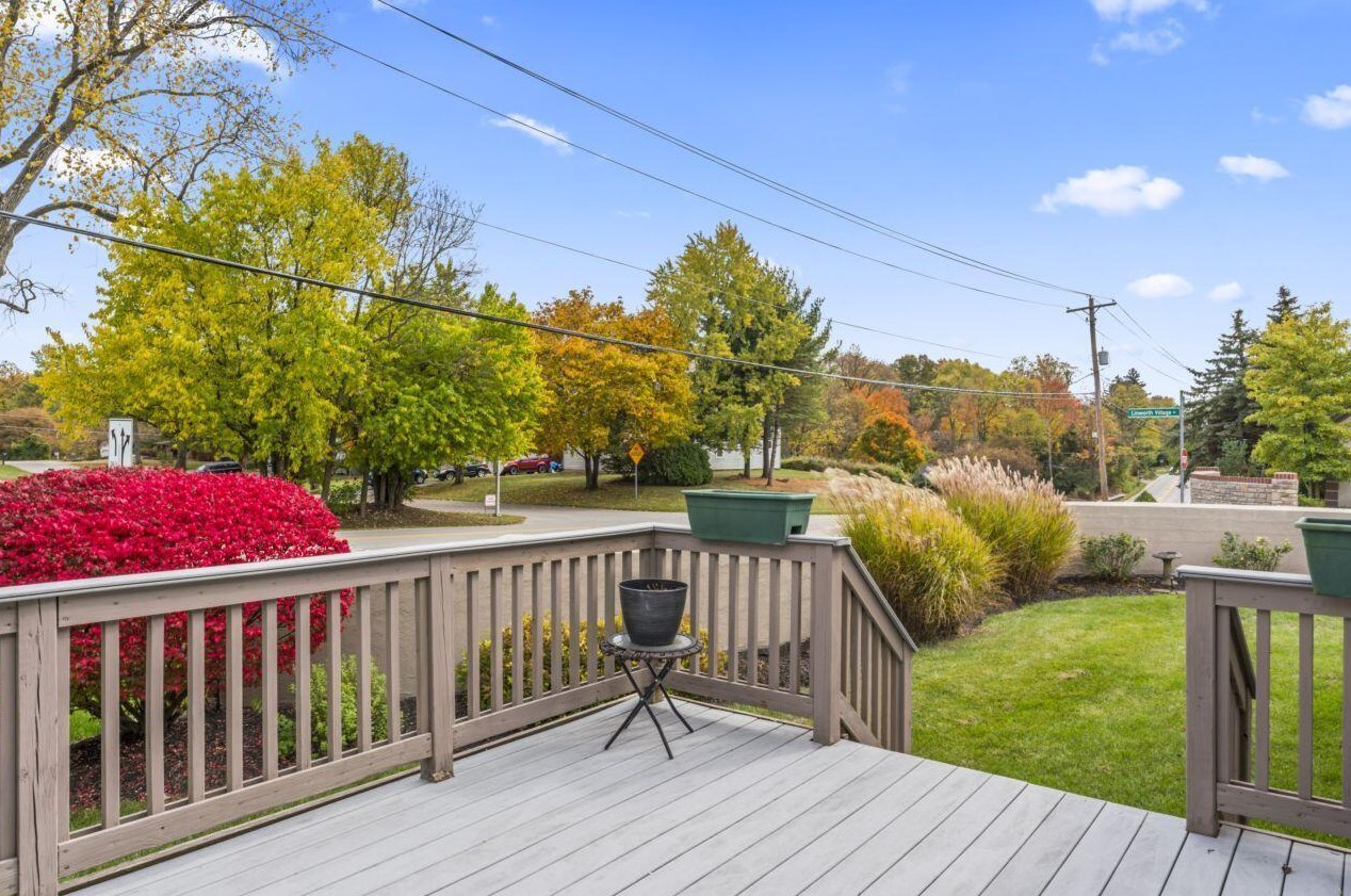 890 Augusta Glen Dr, Columbus OH  43235-5014 exterior