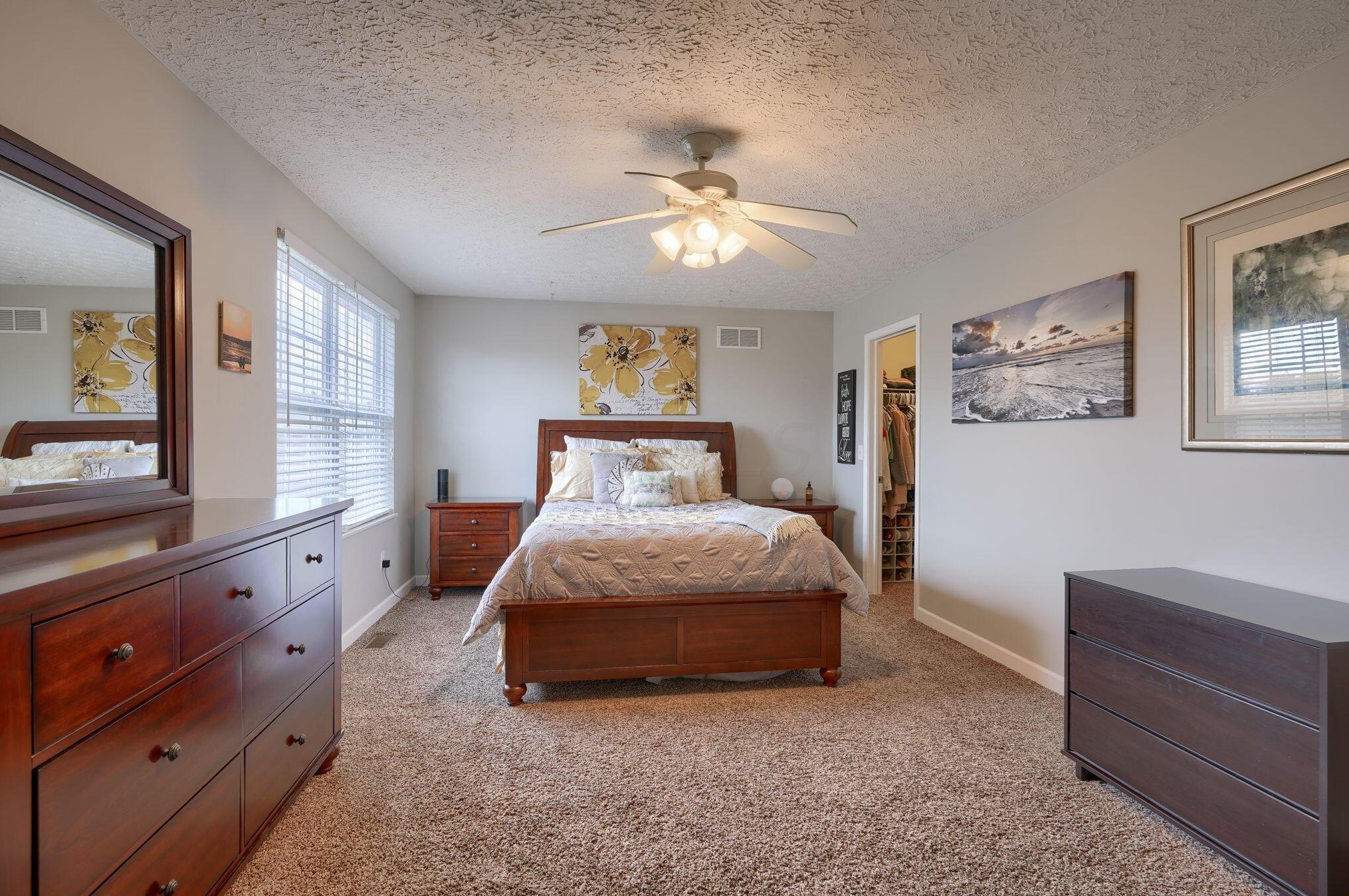 693 Brighton St, Pickerington OH  43147-8009 exterior