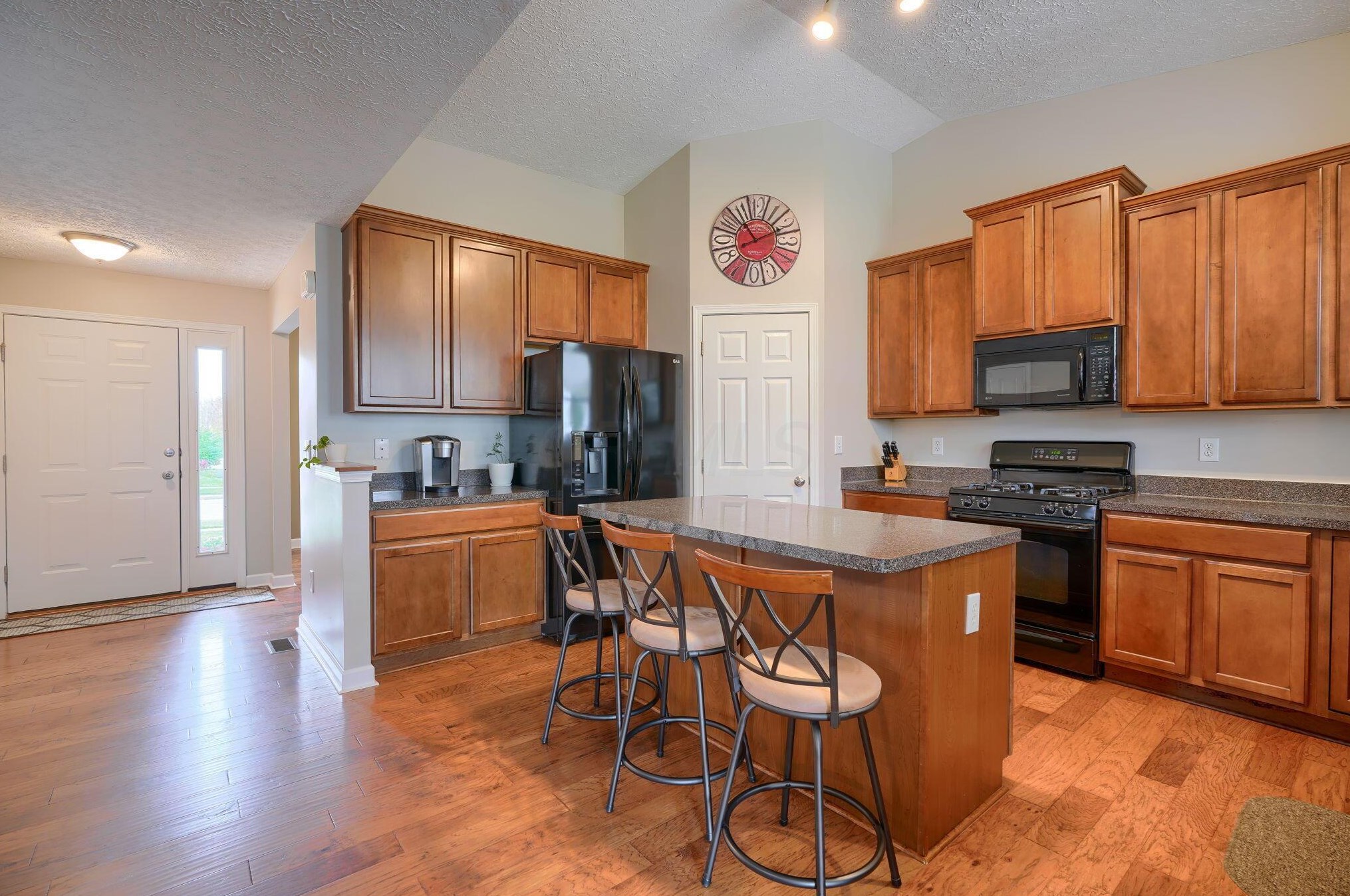 693 Brighton St, Pickerington OH  43147-8009 exterior