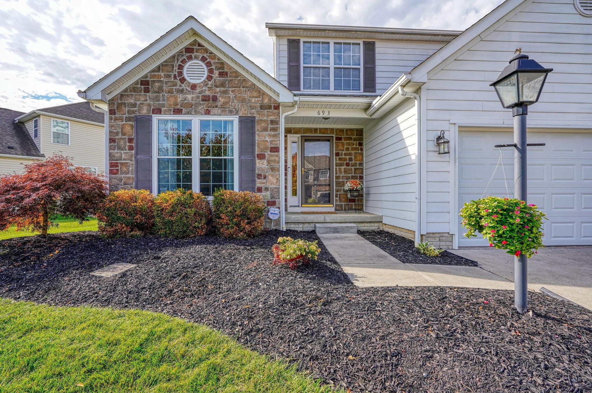 693 Brighton St, Pickerington, OH 43147-8009
