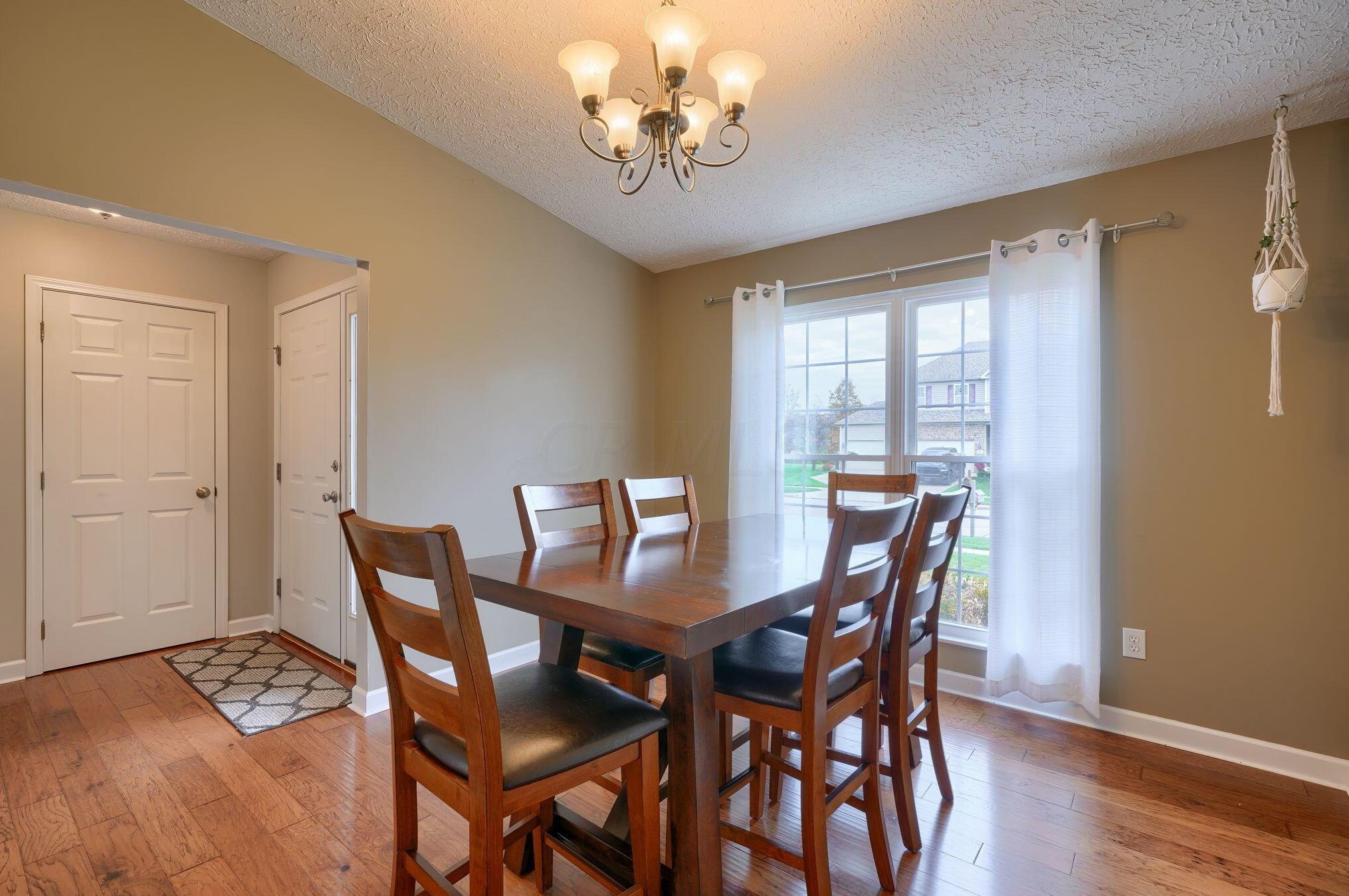 693 Brighton St, Pickerington OH  43147-8009 exterior