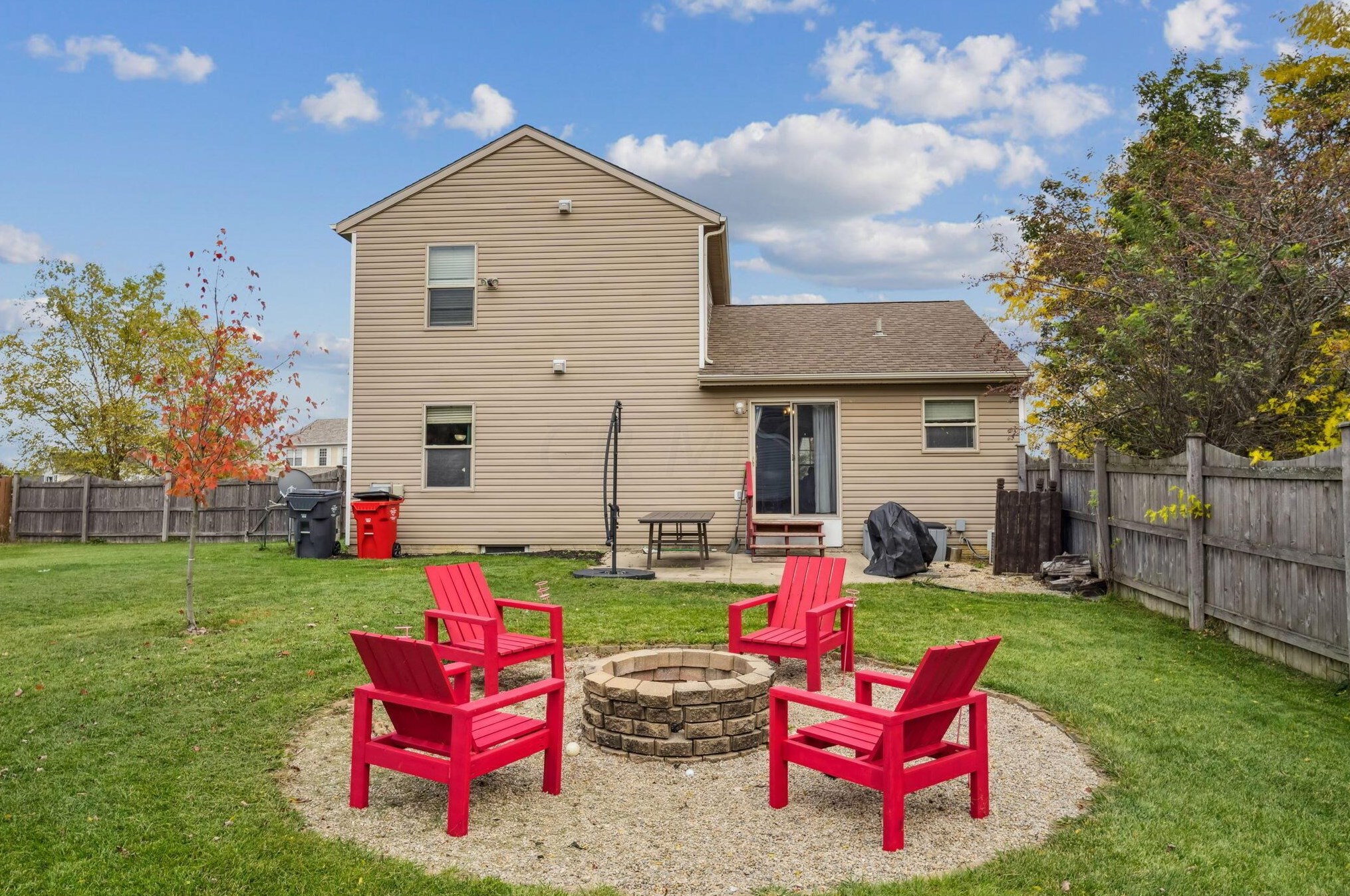 101 Bellebrooke Dr, Pataskala, OH 43062