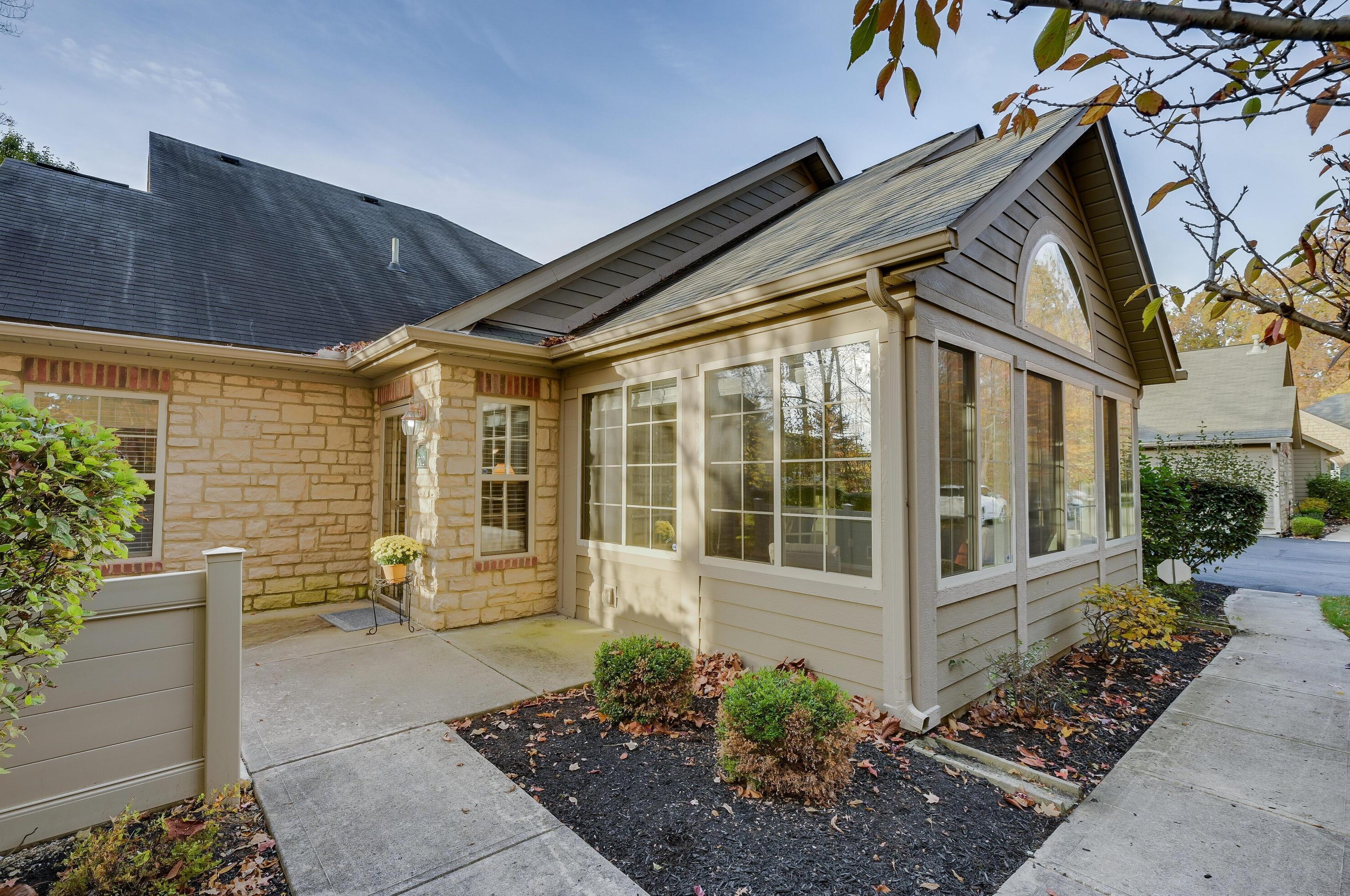 702 Albion Pl, Westerville, OH 43082-6456