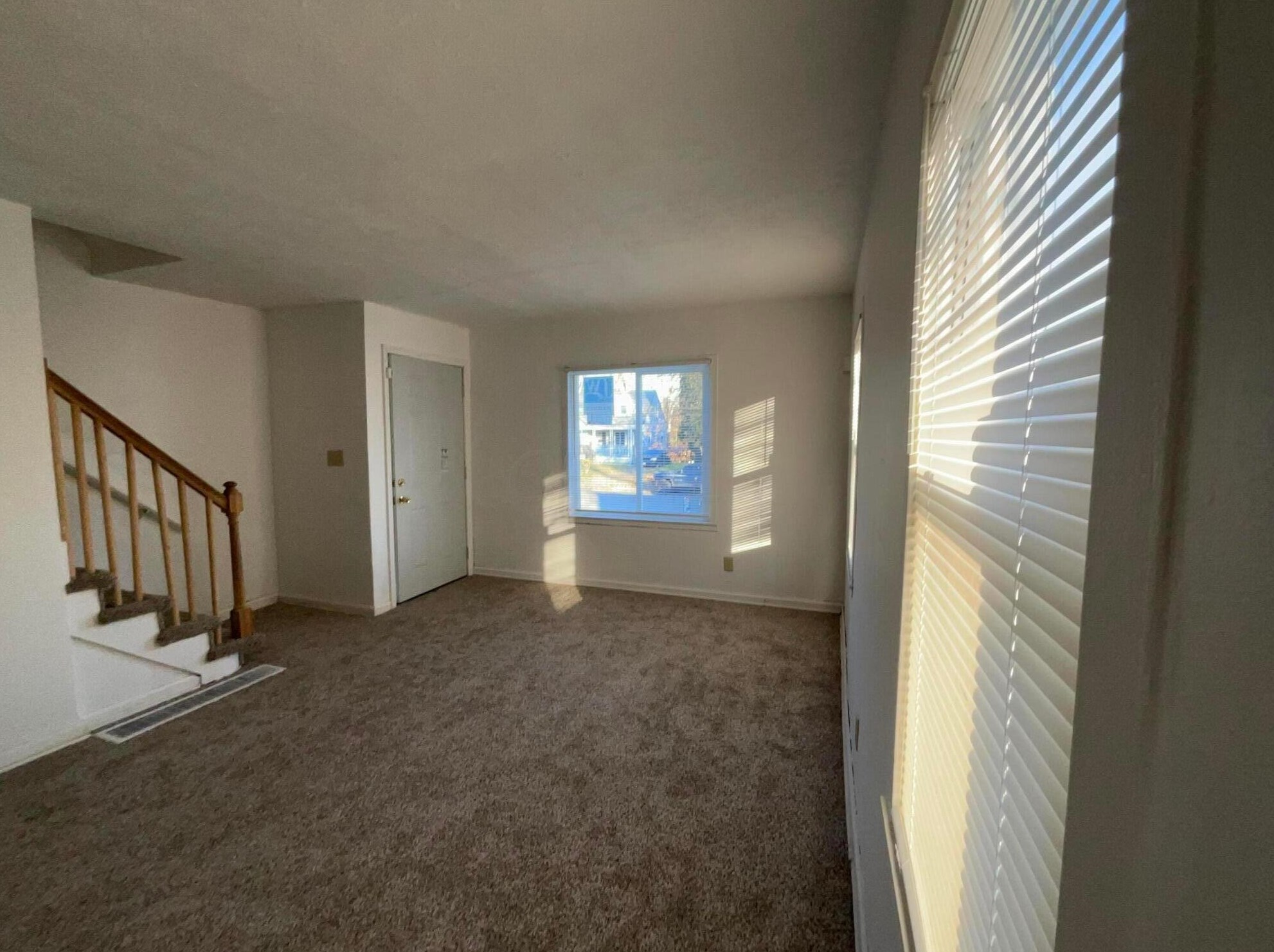 1841 Jermain Dr, Columbus, OH 43219-1225
