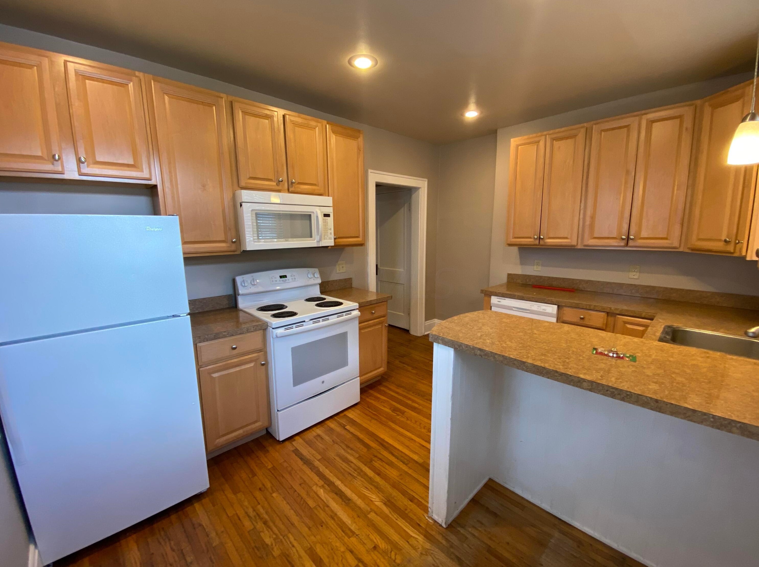 486 Vermont Pl, Columbus OH 43201-3130 exterior