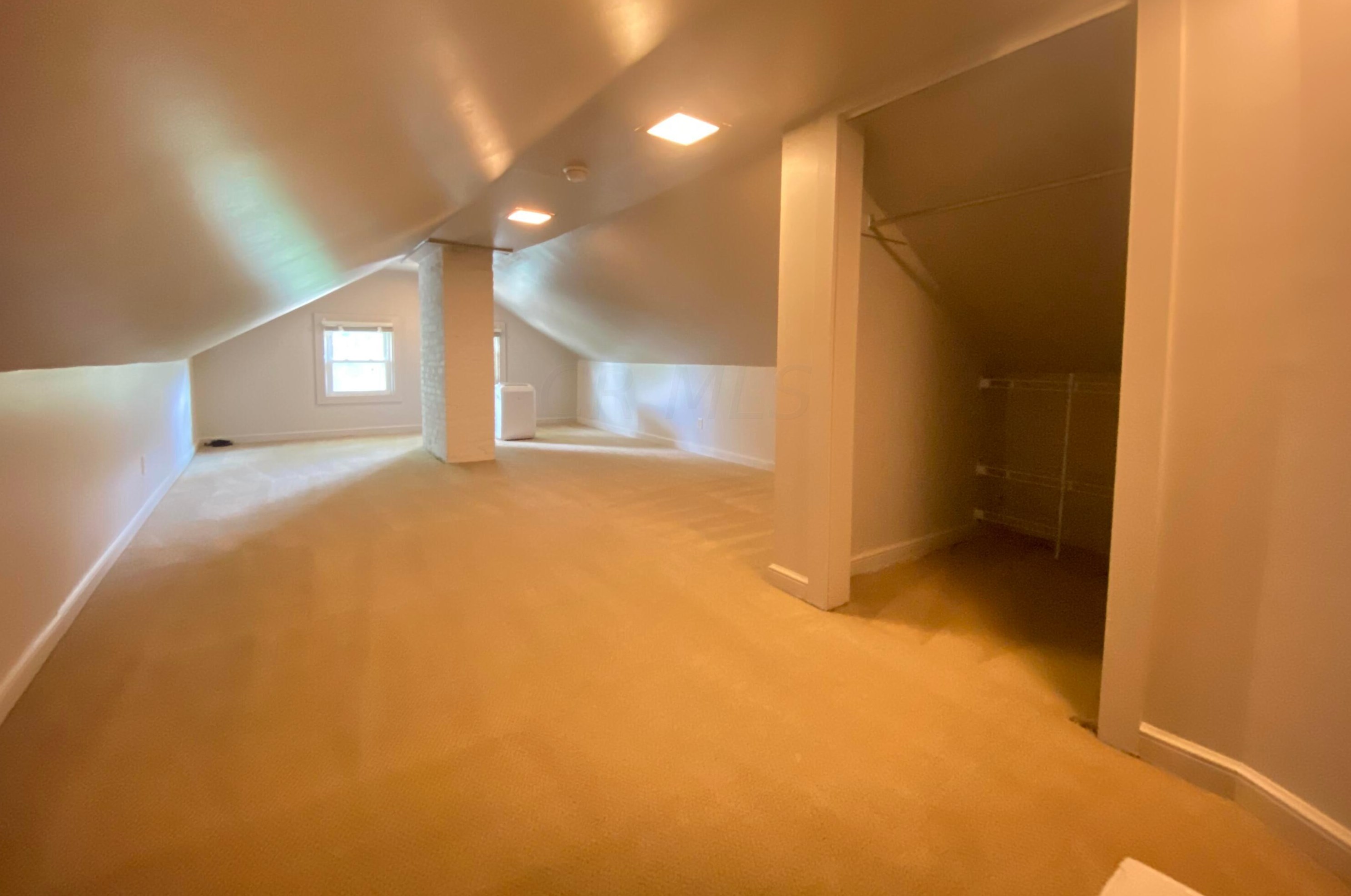 486 Vermont Pl, Columbus OH 43201-3130 exterior