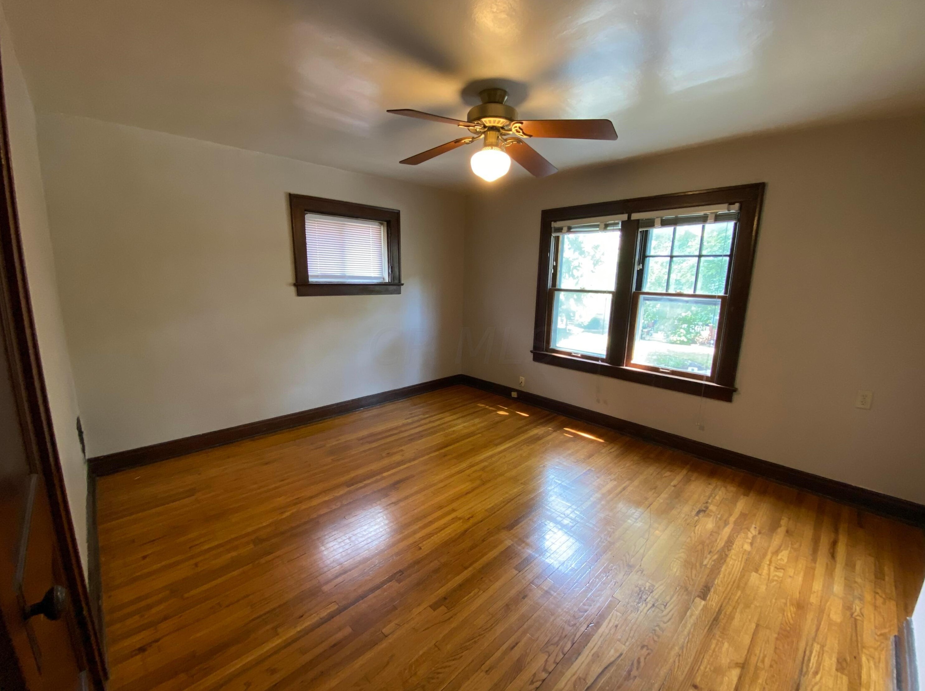 486 Vermont Pl, Columbus OH 43201-3130 exterior