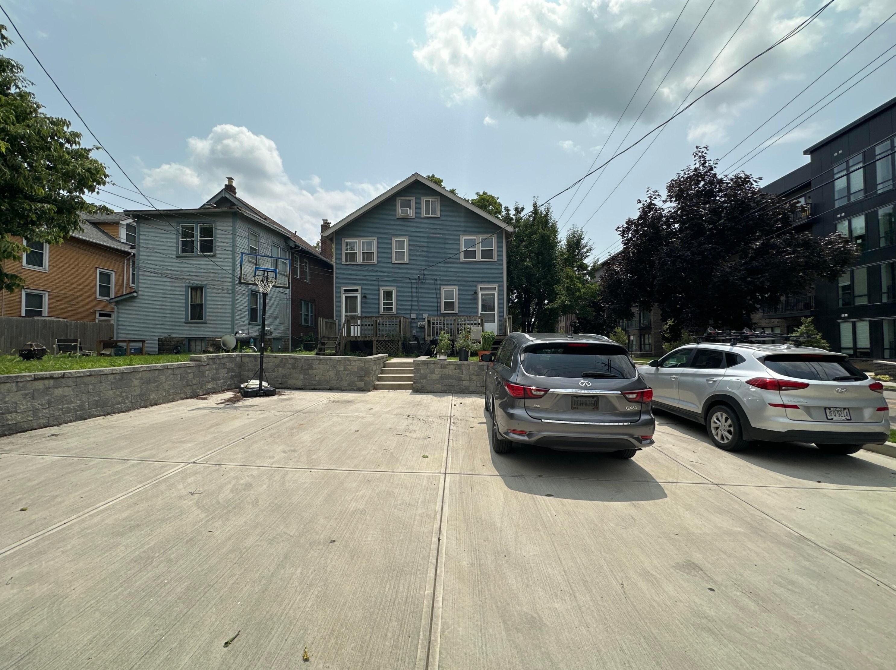 486 Vermont Pl, Columbus OH 43201-3130 exterior