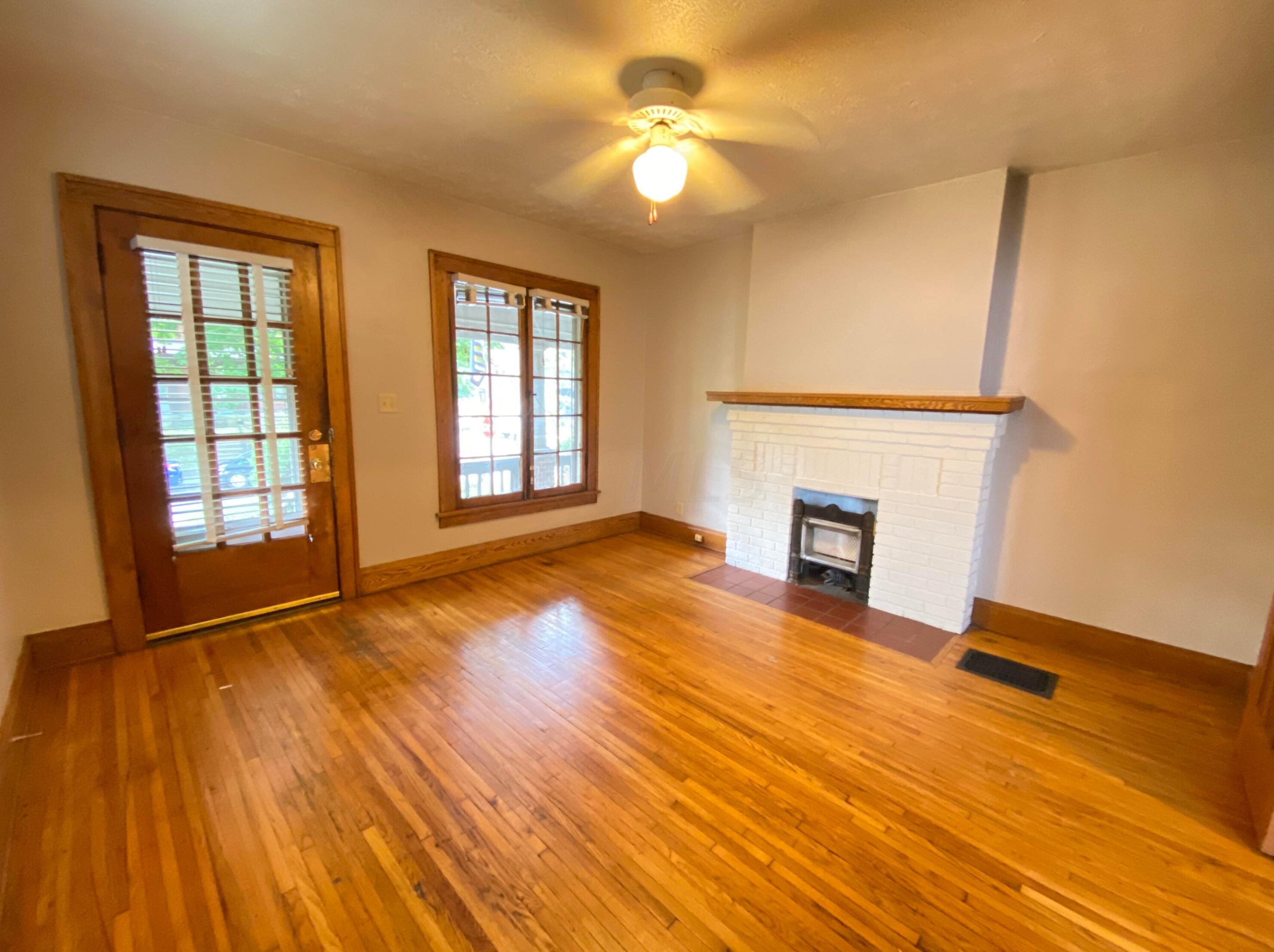 486 Vermont Pl, Columbus OH 43201-3130 exterior