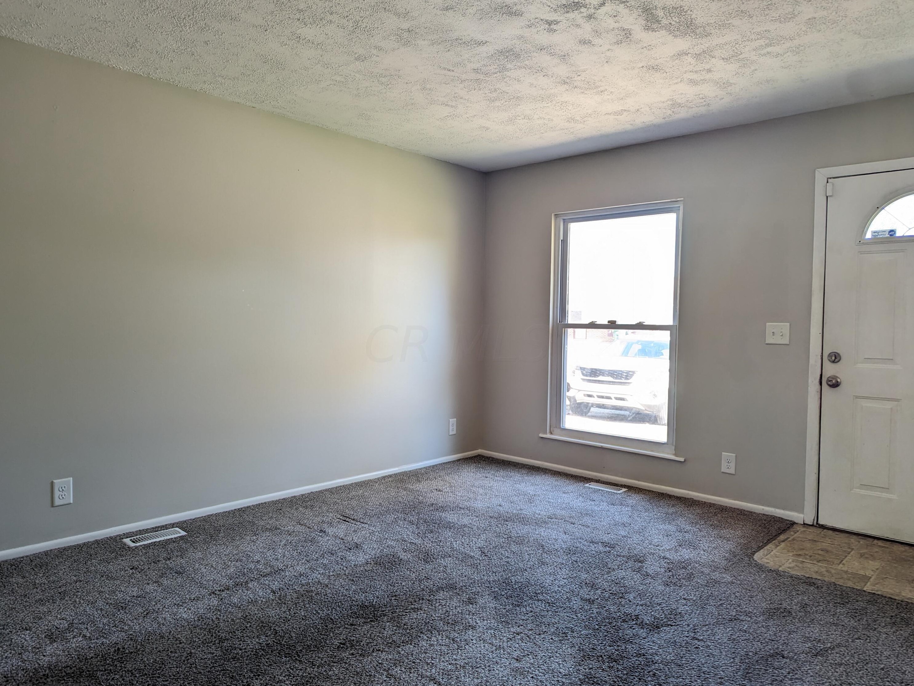 913 Firwood Dr, New Carlisle, OH 45344-1108