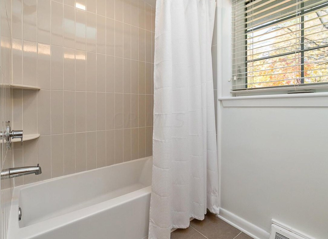 2845 Maryland Ave, Columbus OH  43209-1155 exterior