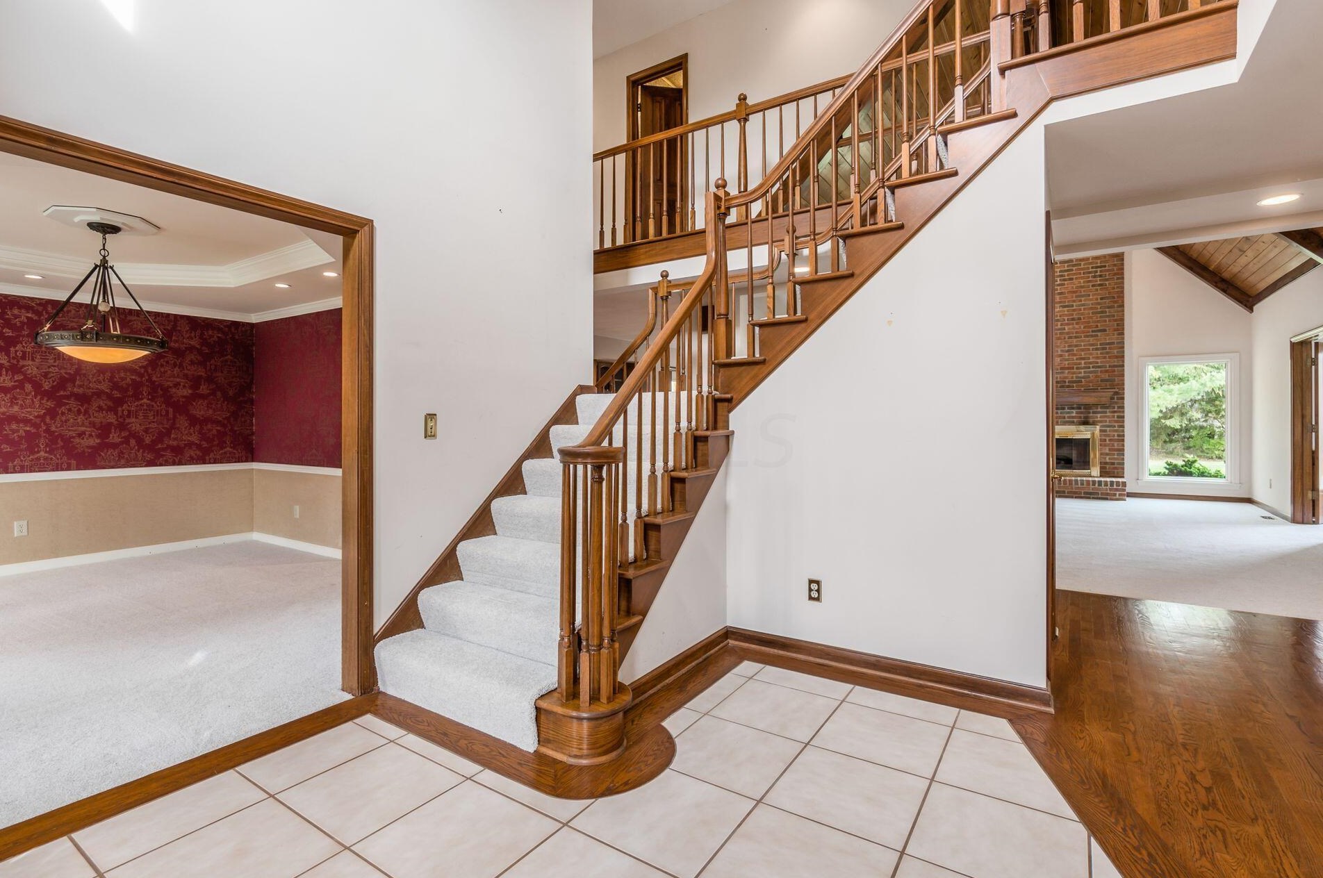 6168 Abbotsford Dr, Dublin, OH 43017