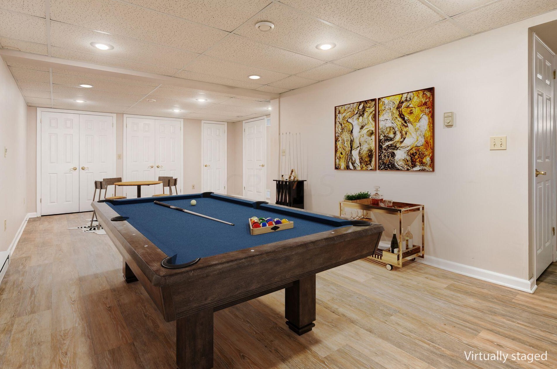 6168 Abbotsford Dr, Dublin OH  43017-8674 exterior