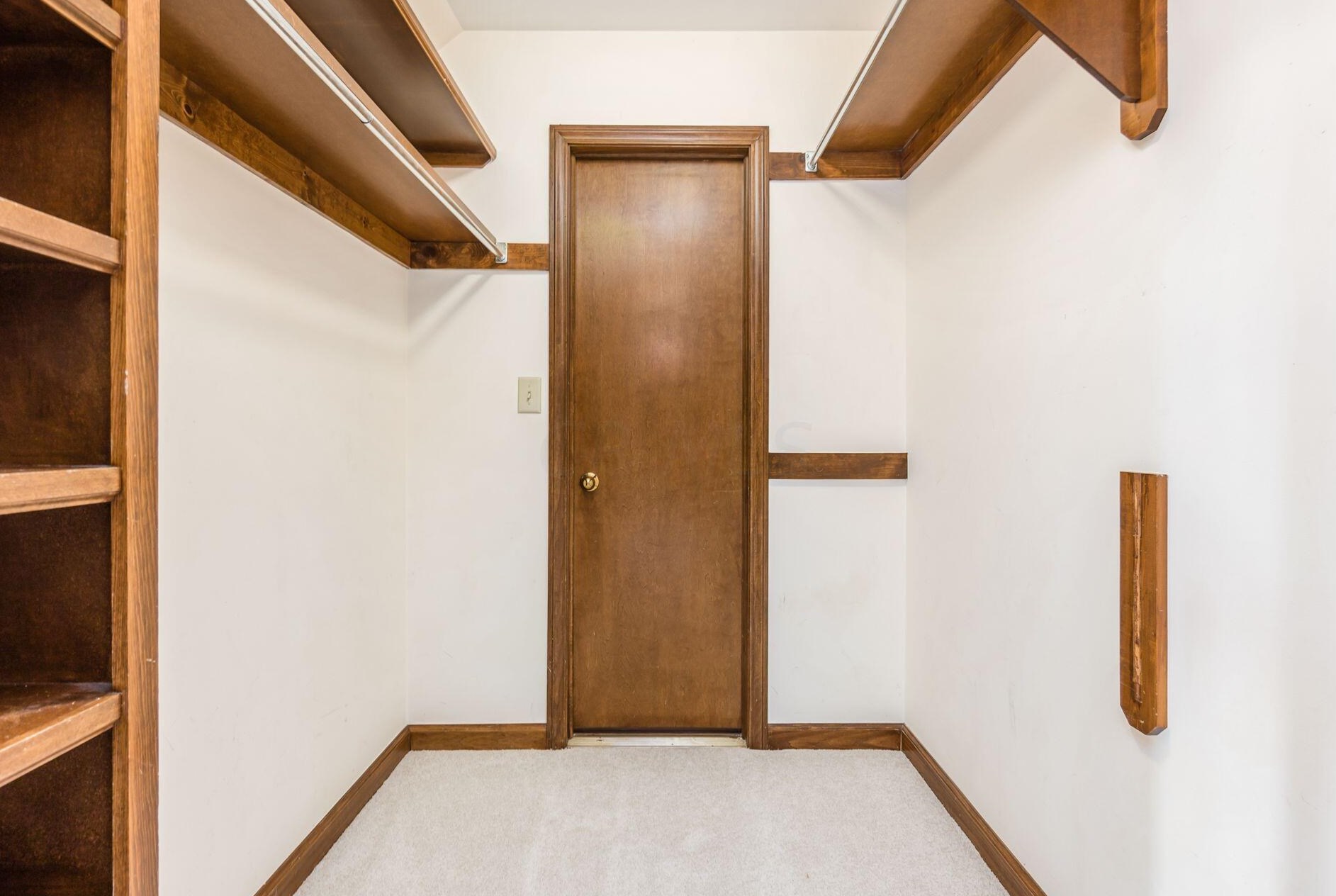 6168 Abbotsford Dr, Dublin OH  43017-8674 exterior