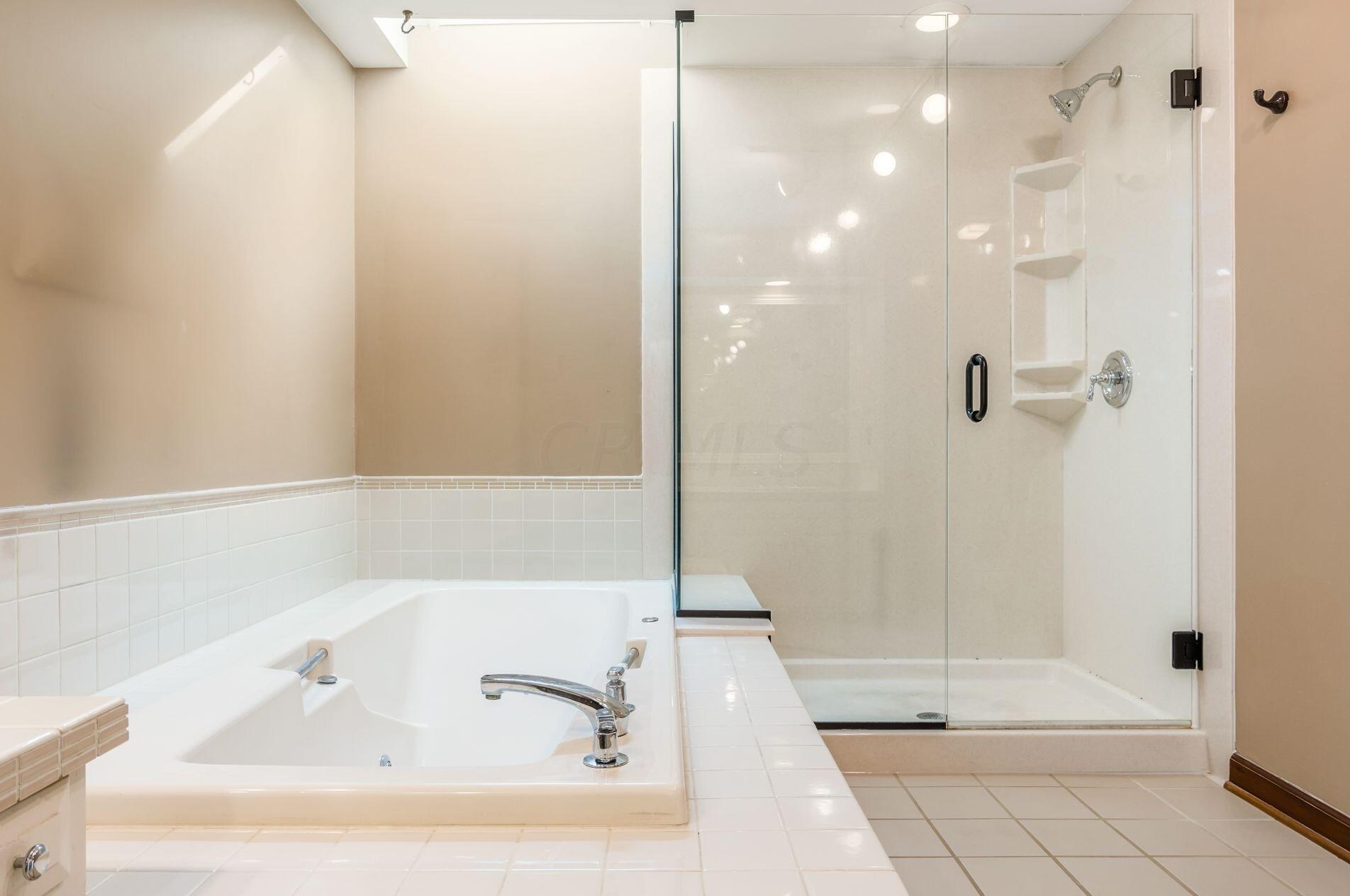 6168 Abbotsford Dr, Dublin OH  43017-8674 exterior