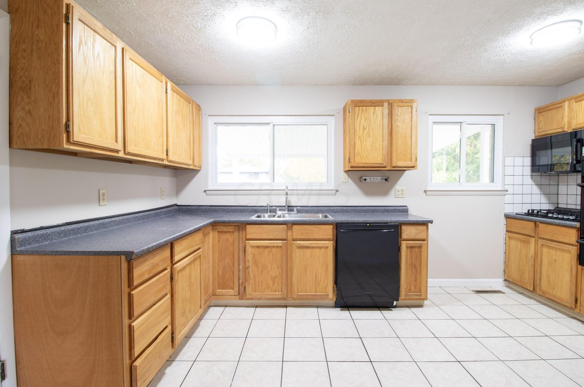 4894 Downing Dr, Columbus OH  43232-4602 exterior