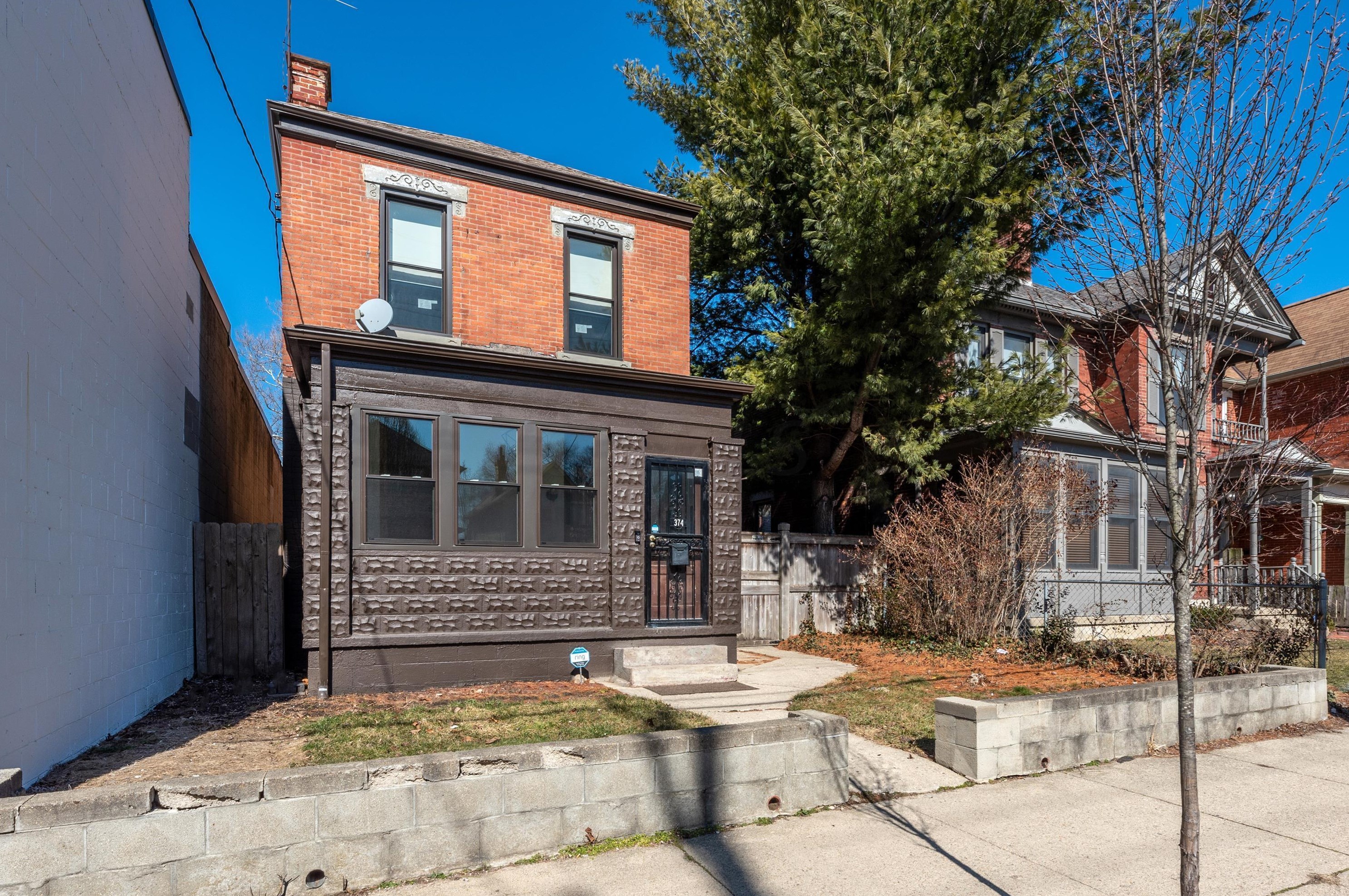 374 E Whittier St, Columbus, OH 43215