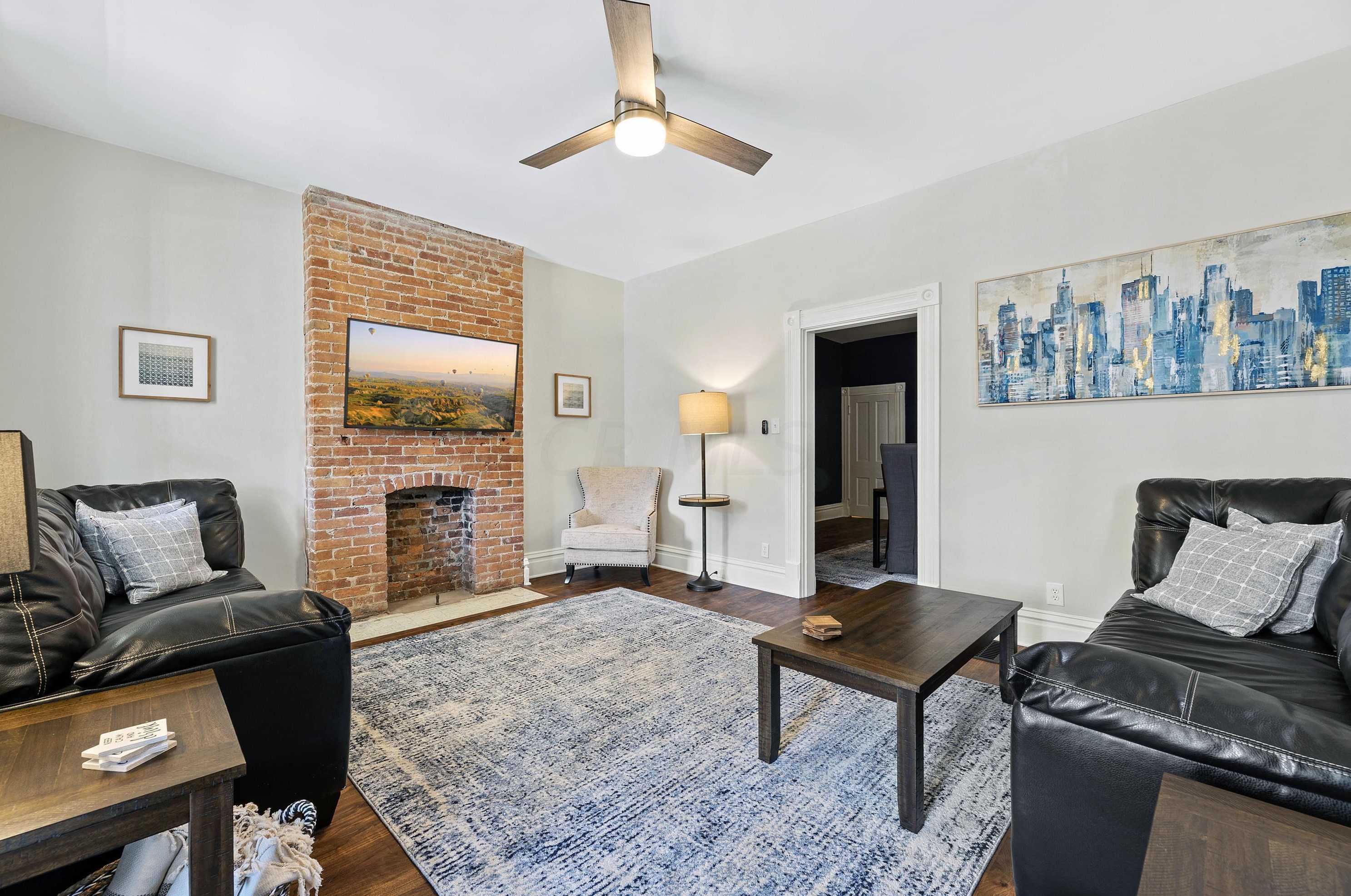 374 Whittier St, Columbus OH  43215-5035 exterior