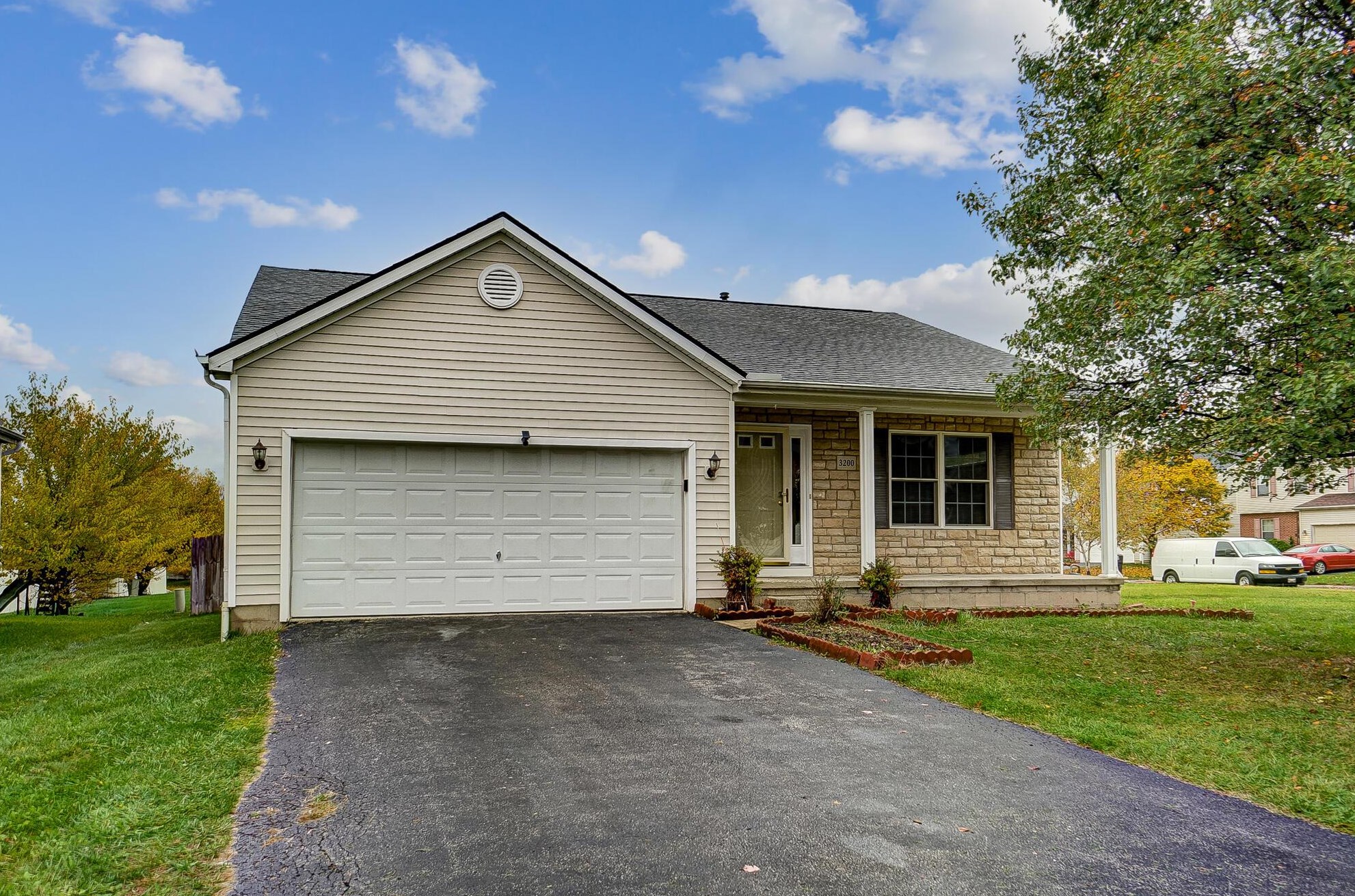 3200 Gideon Ln, Columbus, OH 43219-5017