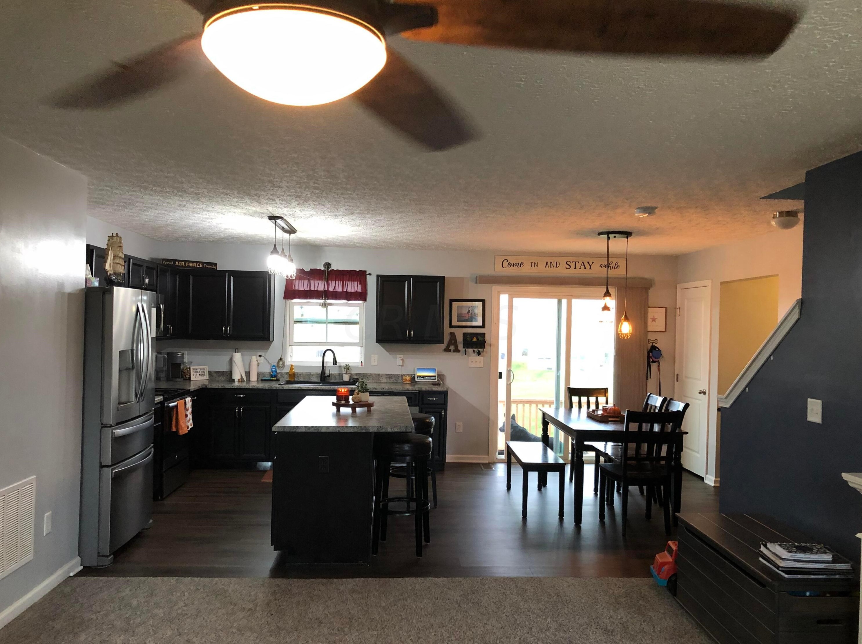 2015 Sun Ridge St, Lancaster OH  43130-1241 exterior