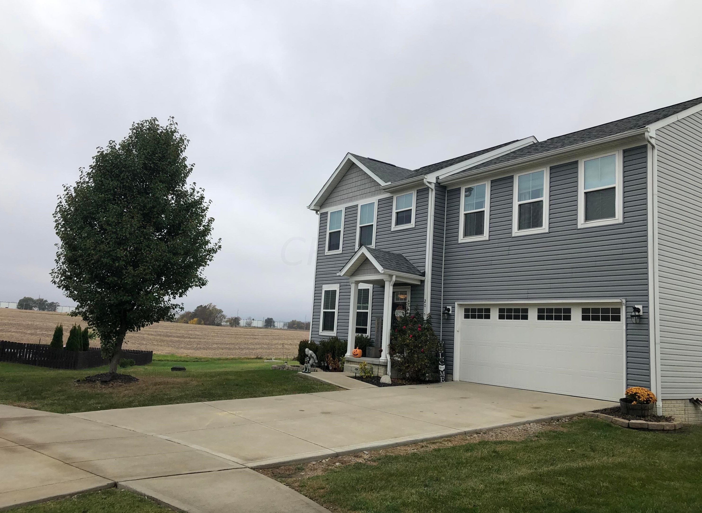 2015 Sun Ridge St, Lancaster OH  43130-1241 exterior