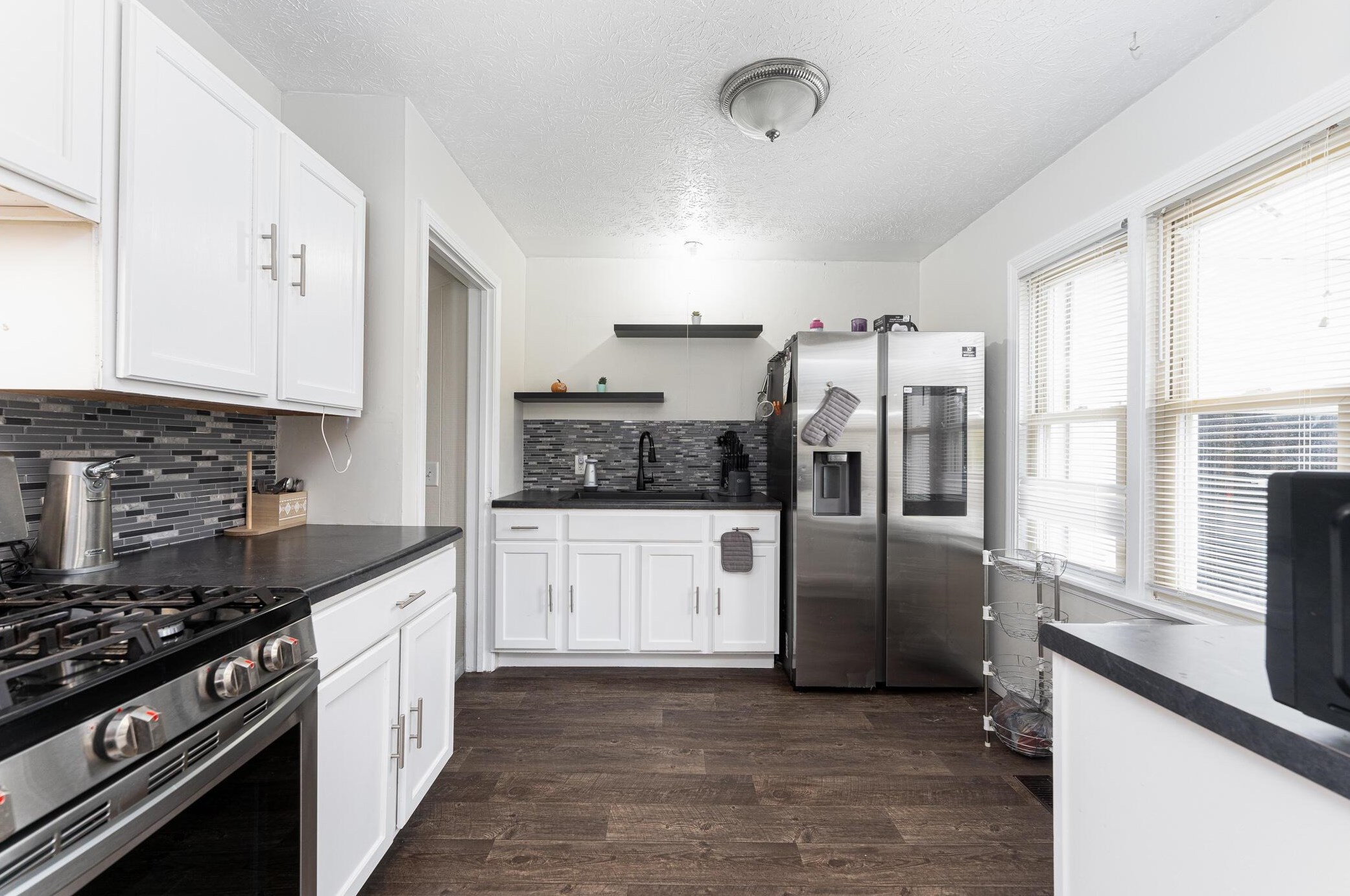 3126 Medina Ave, Columbus OH  43224-4221 exterior