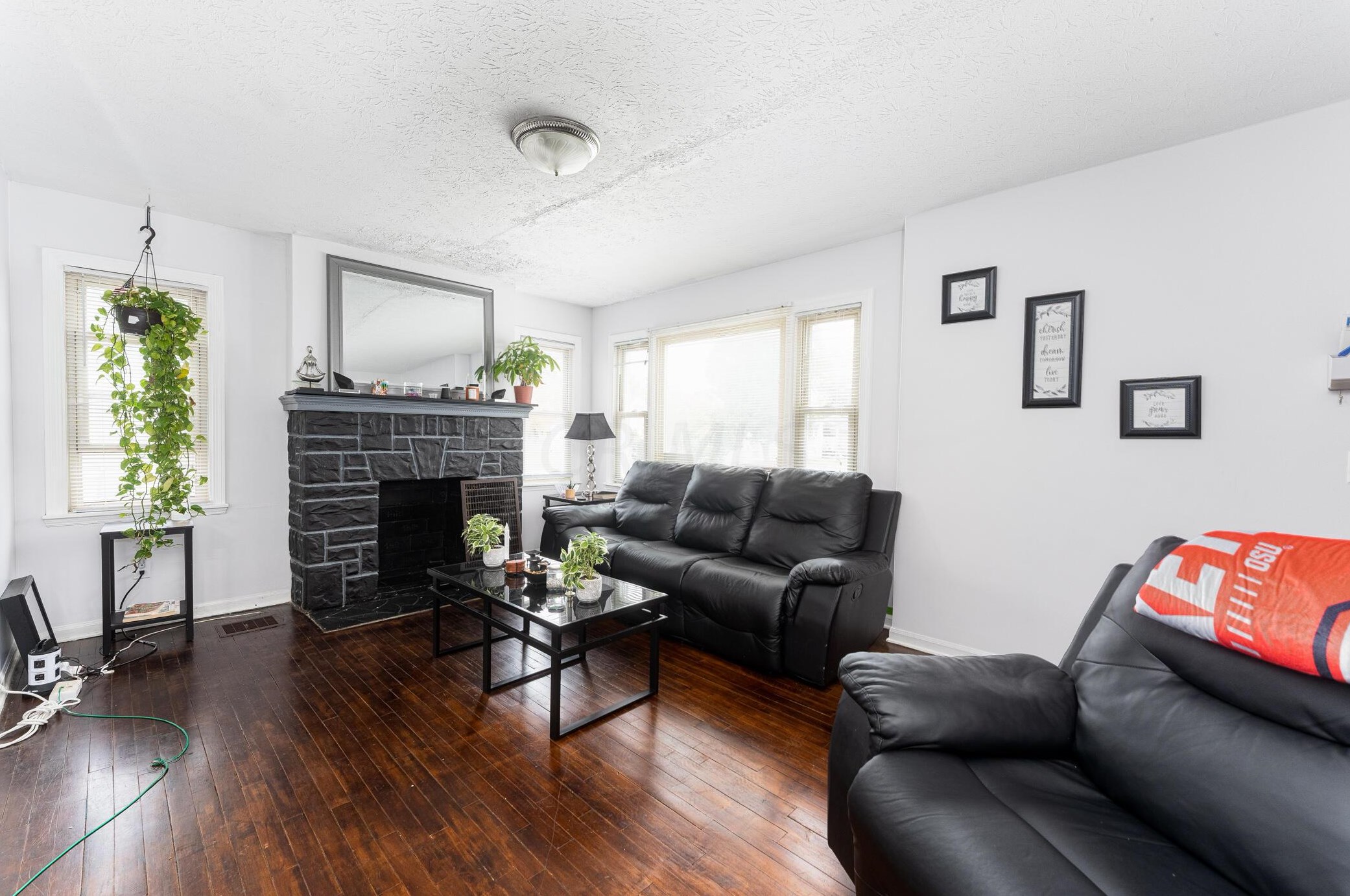 3126 Medina Ave, Columbus OH  43224-4221 exterior