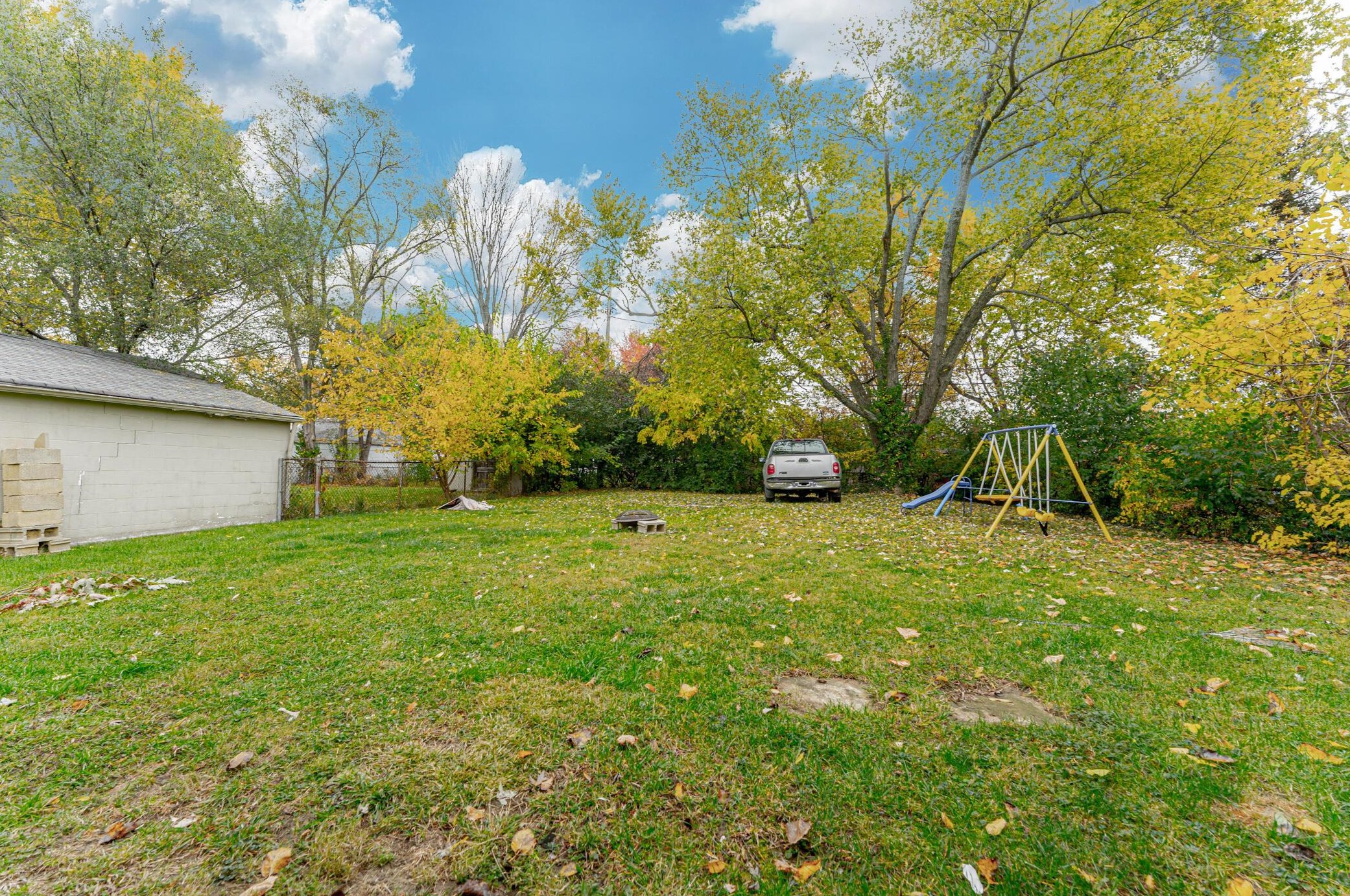 3126 Medina Ave, Columbus OH  43224-4221 exterior