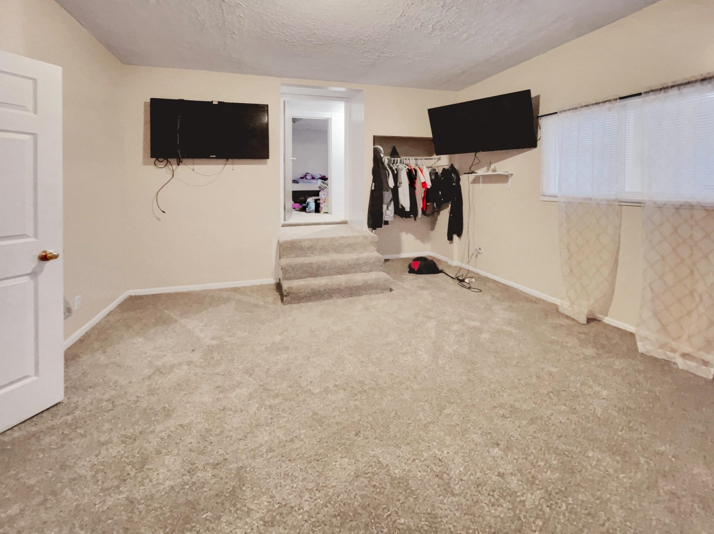 3126 Medina Ave, Columbus OH  43224-4221 exterior