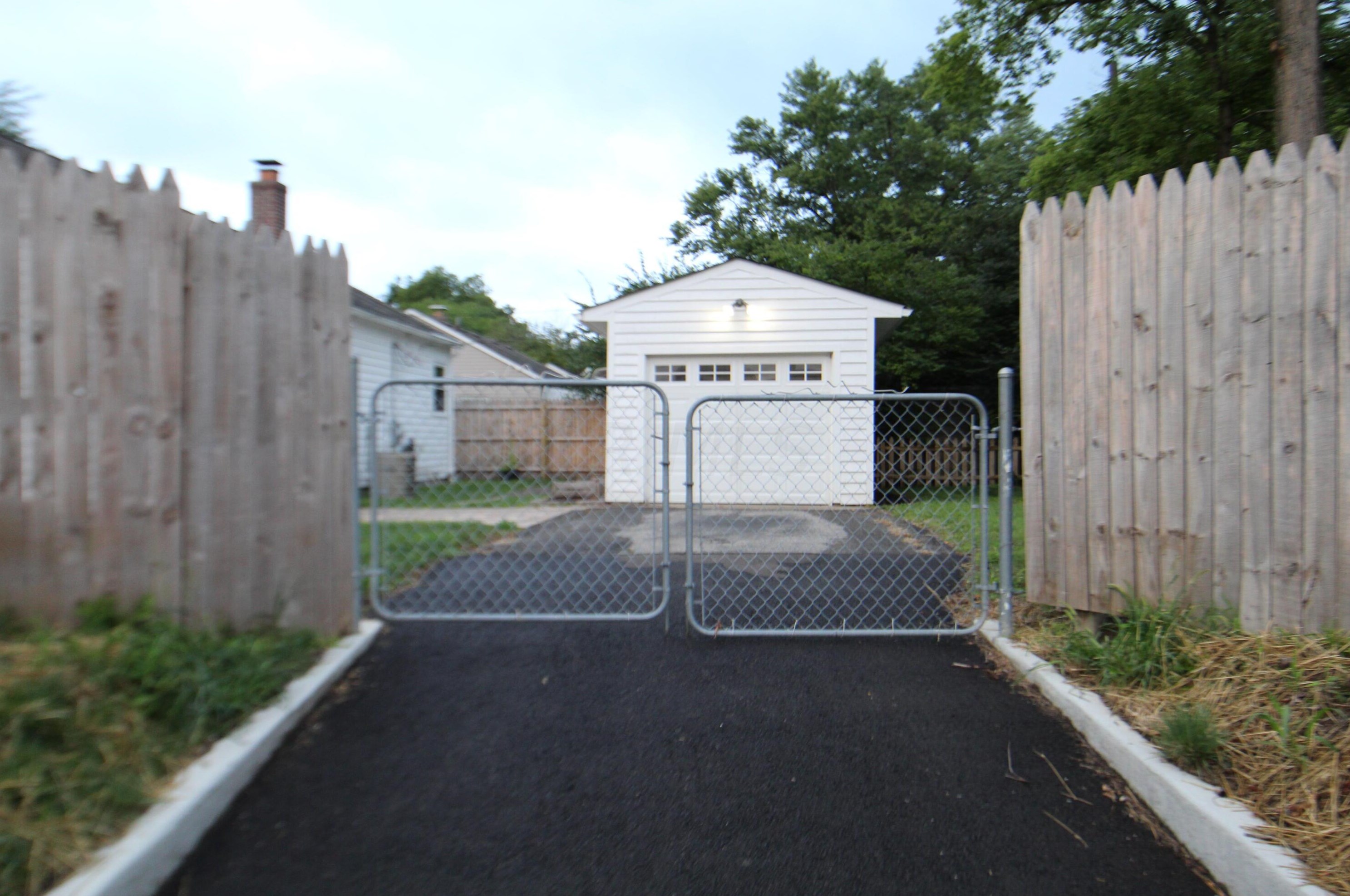 712 Gdn Rd, Columbus OH 43214-2288 exterior