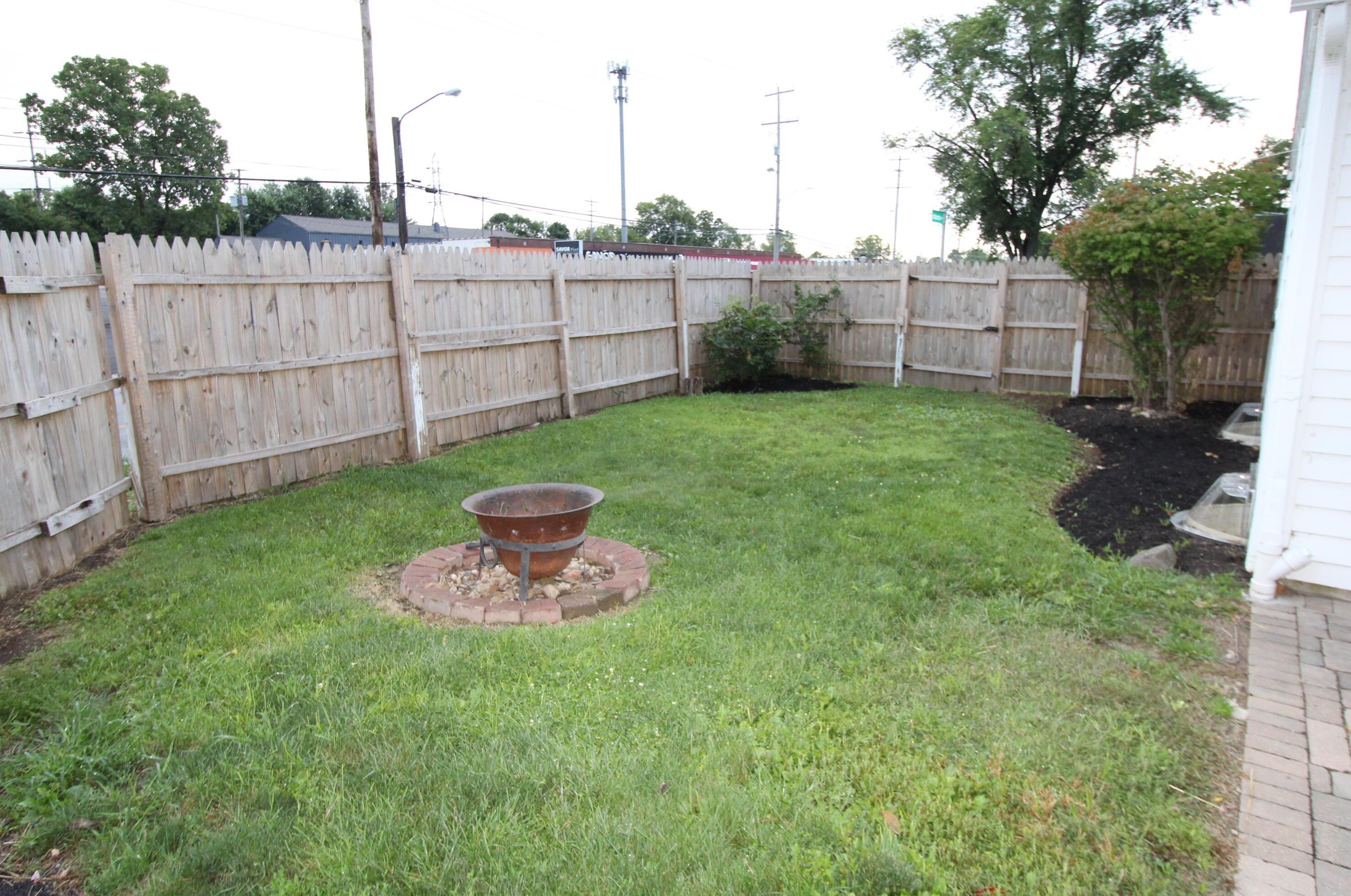 712 Gdn Rd, Columbus OH 43214-2288 exterior