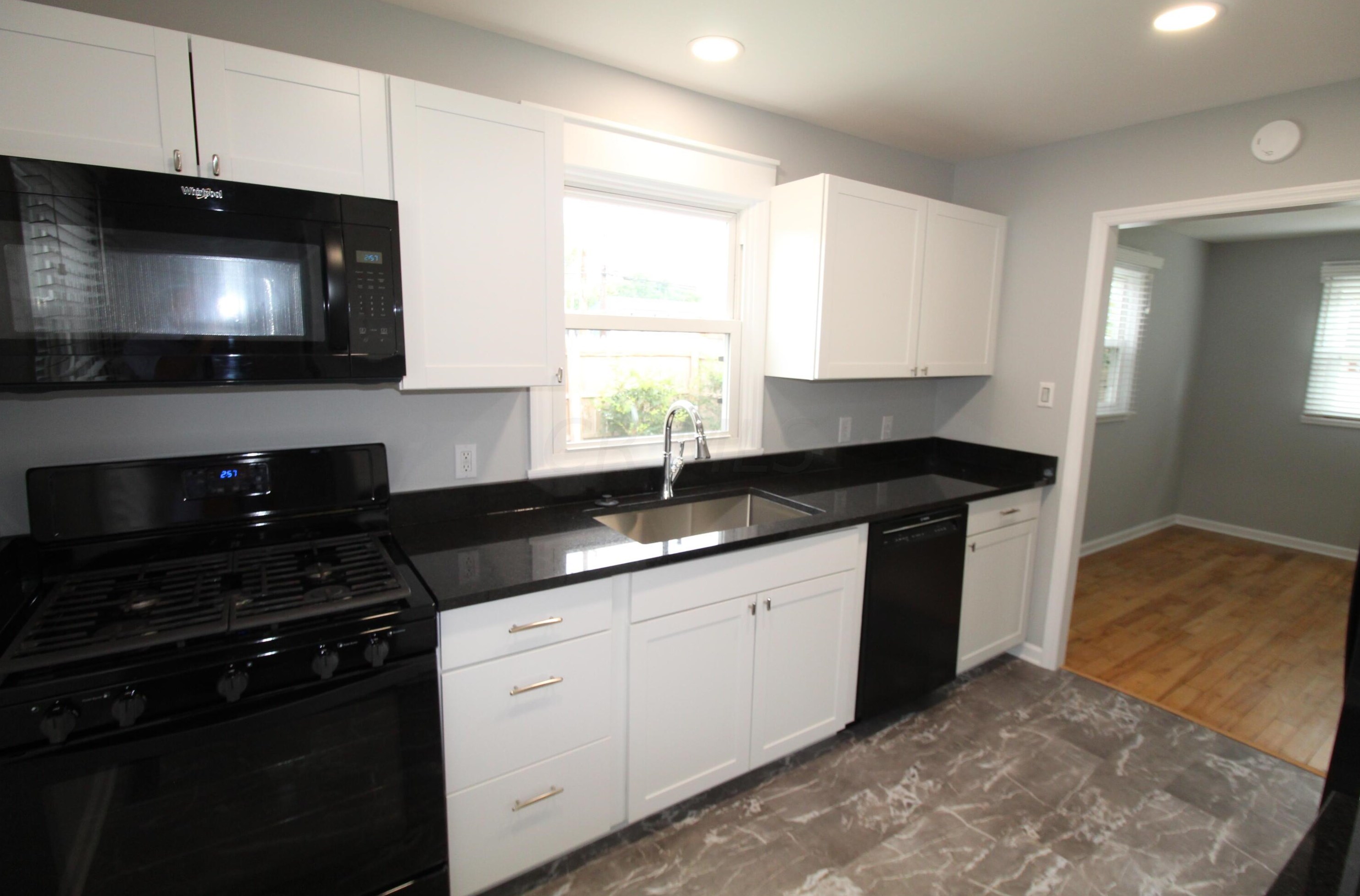 712 Gdn Rd, Columbus OH 43214-2288 exterior