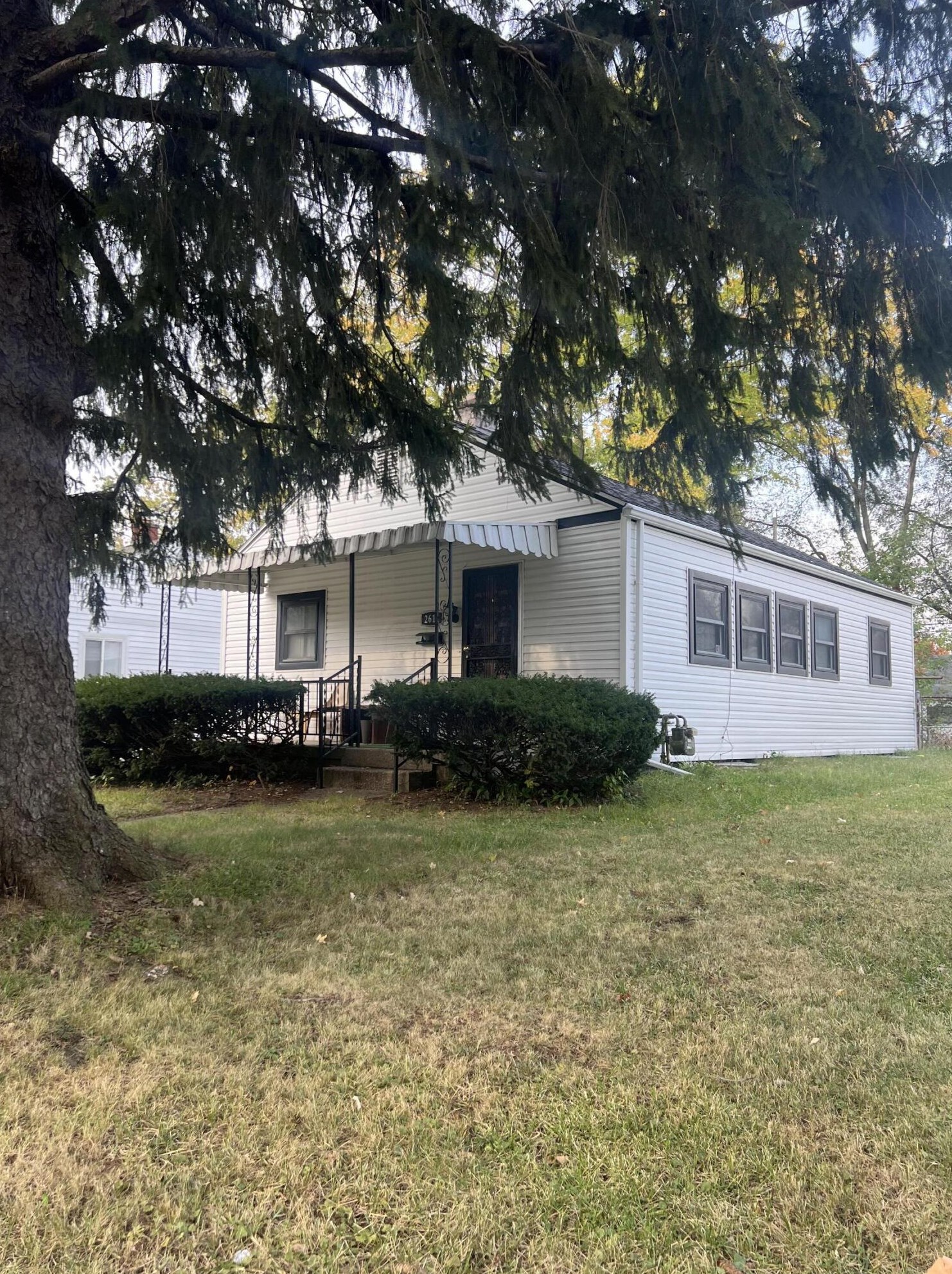 2611 Howey Rd, Columbus, OH 43211-1220