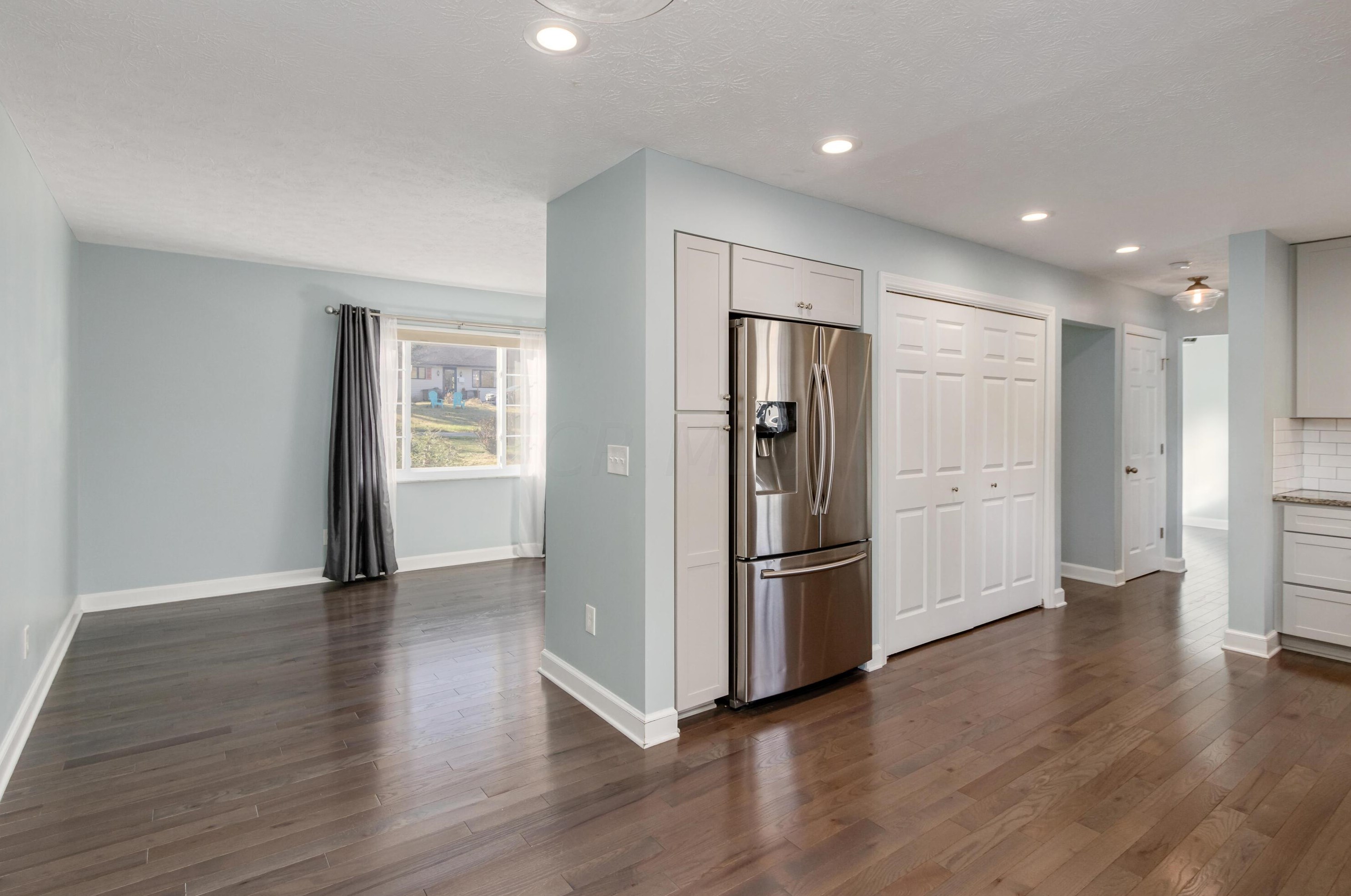 420 Charleston Ave, Columbus OH  43214-1302 exterior