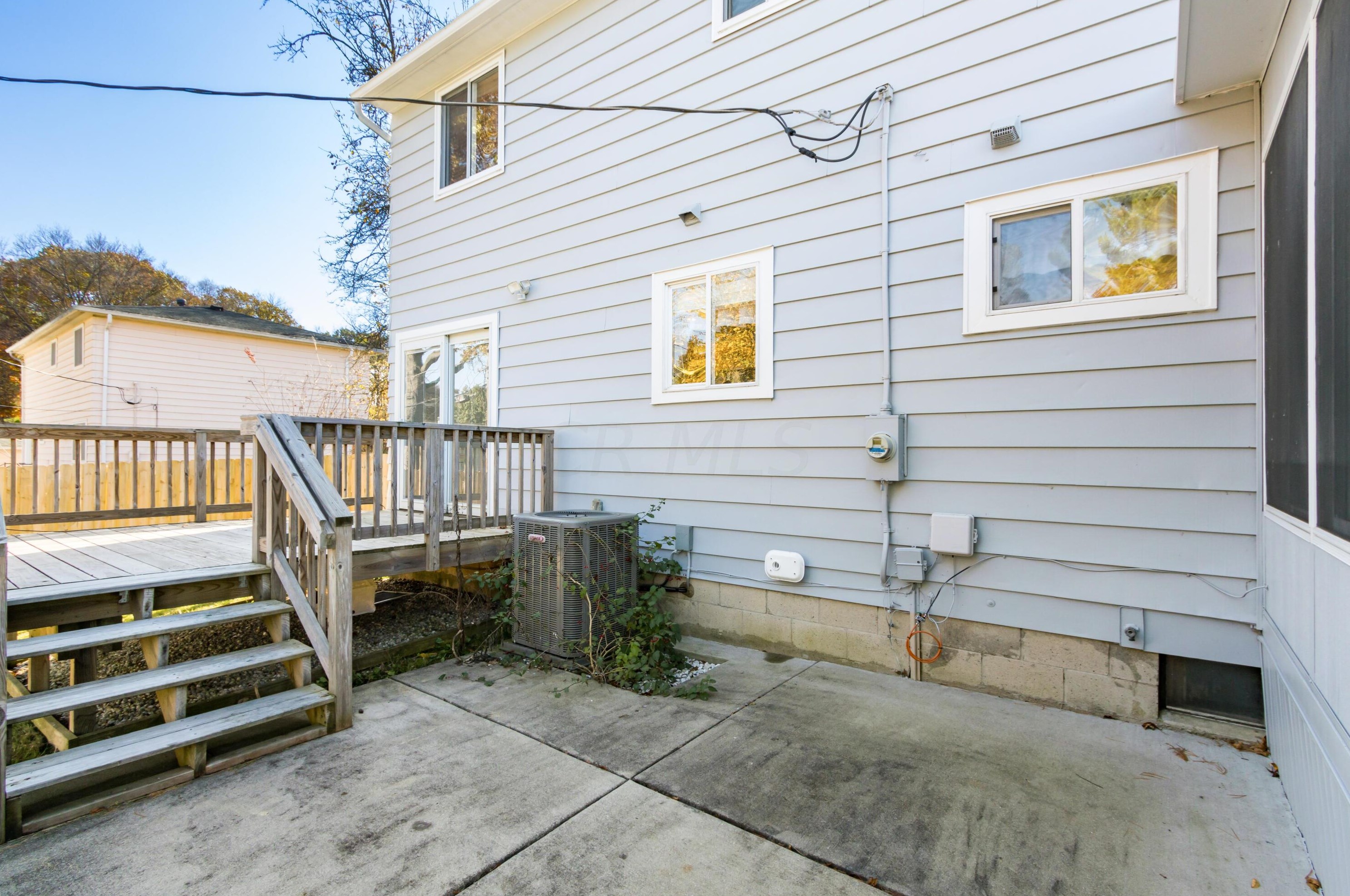 420 Charleston Ave, Columbus OH  43214-1302 exterior