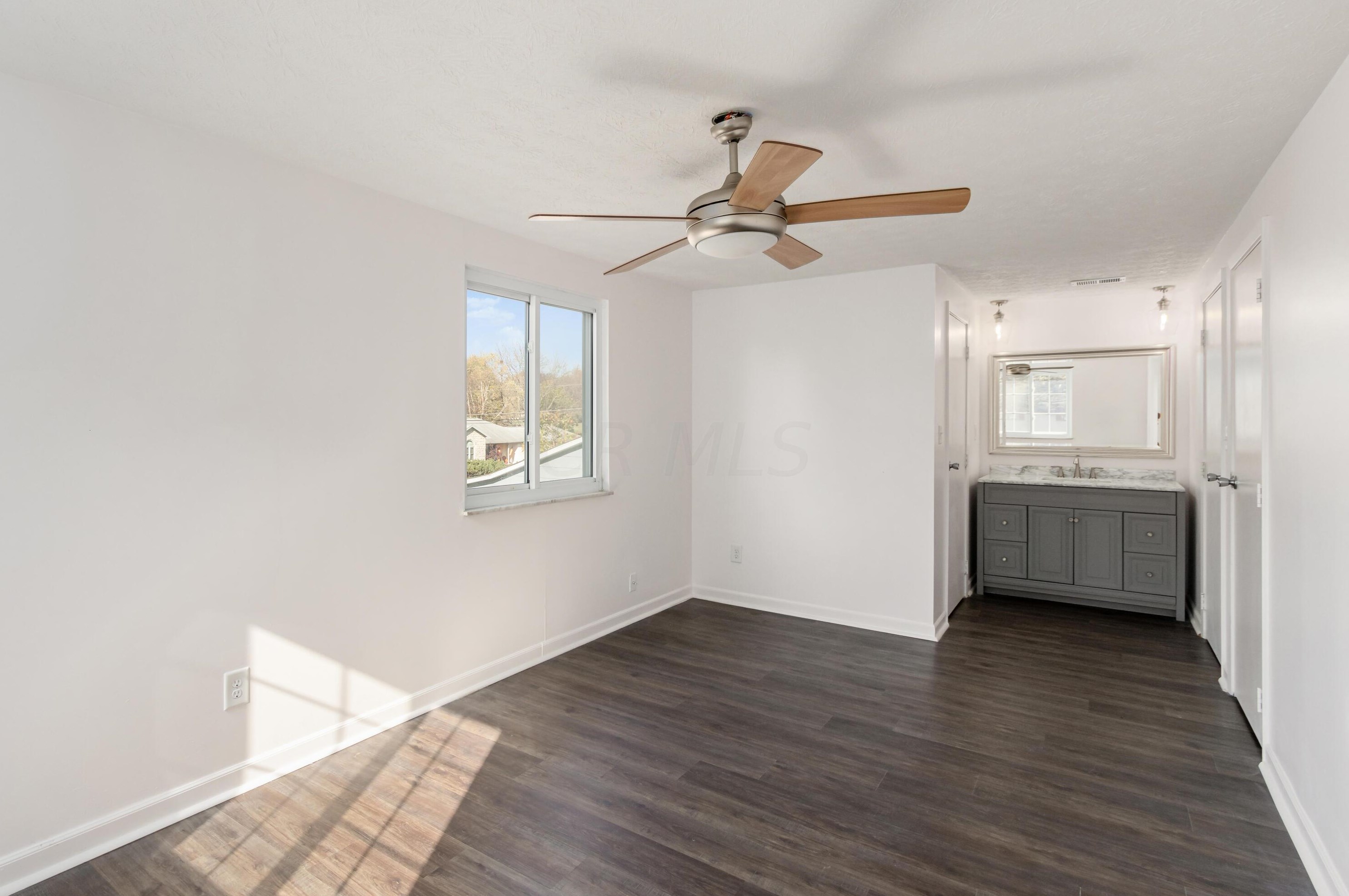 420 Charleston Ave, Columbus OH  43214-1302 exterior