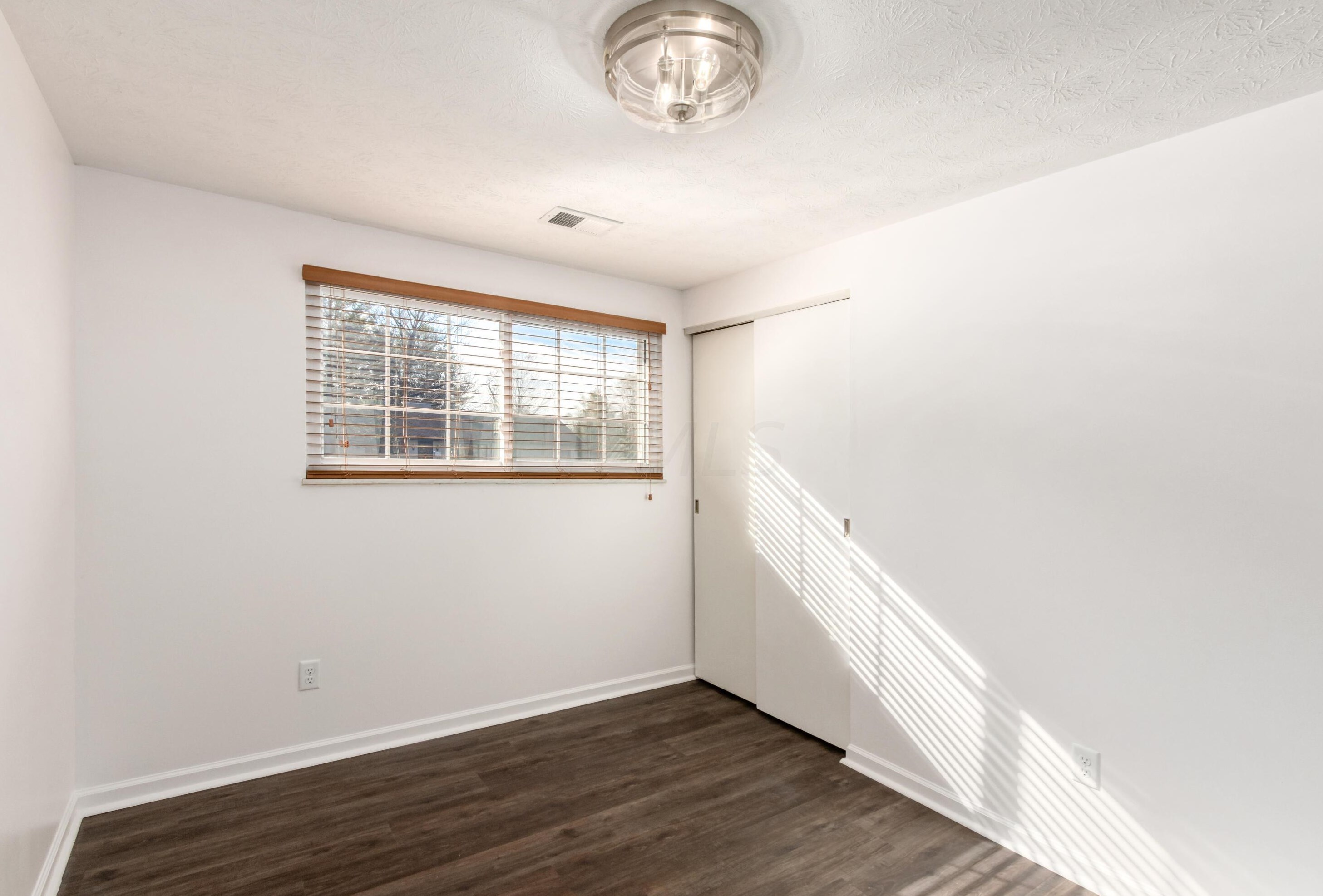 420 Charleston Ave, Columbus OH  43214-1302 exterior