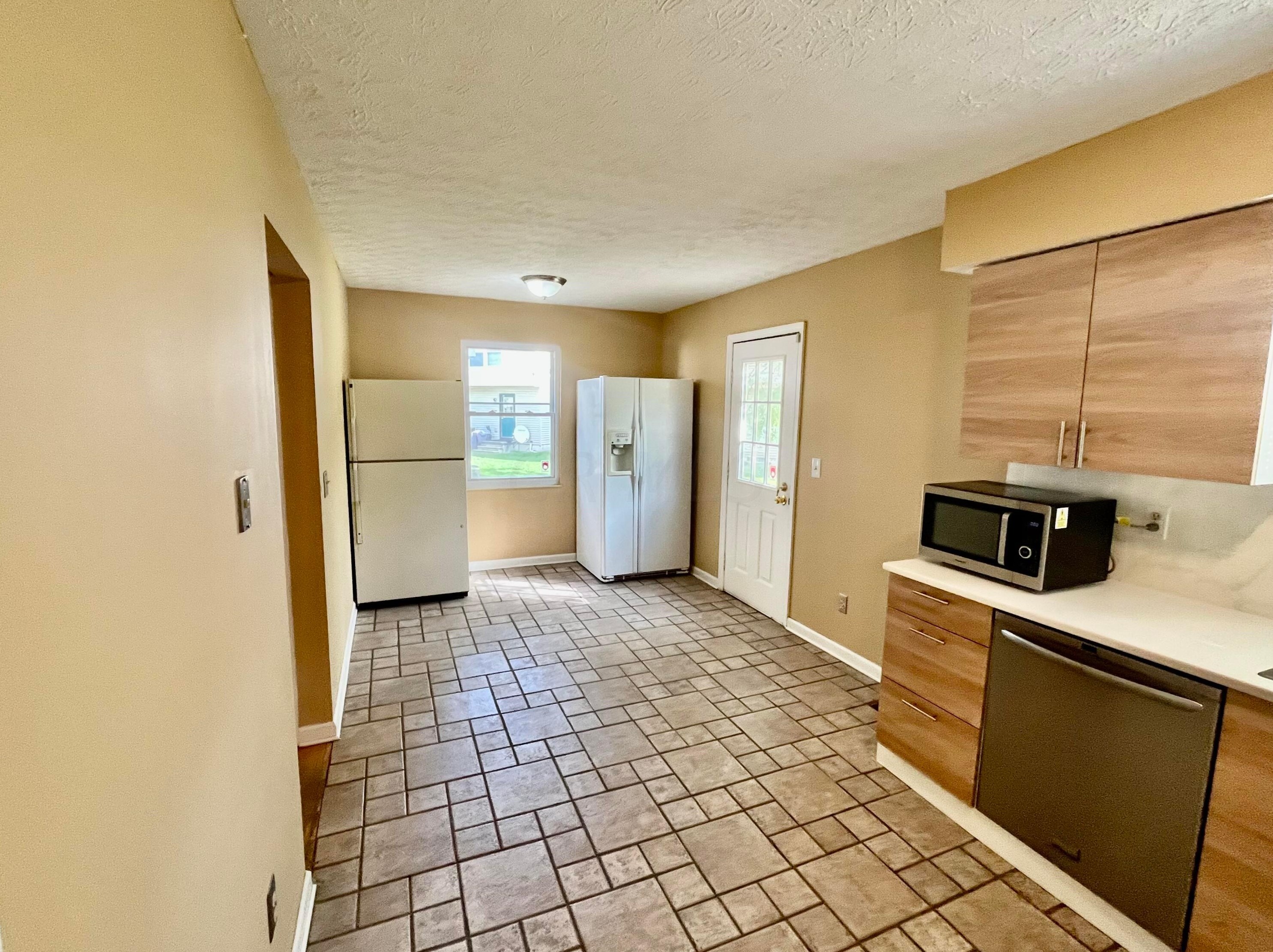4850 Duke Philip Dr, Hilliard, OH 43026-9287
