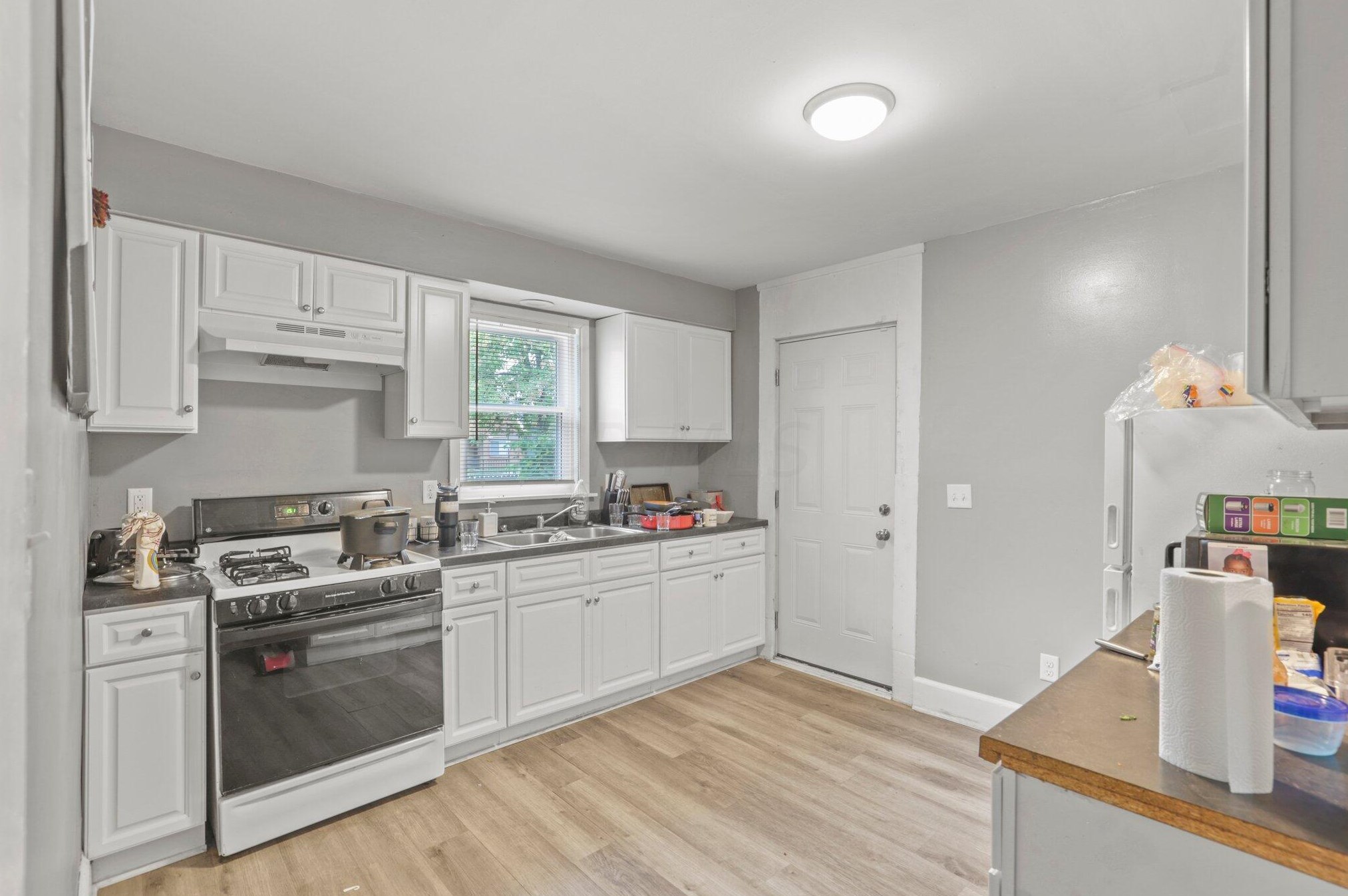 322 Stanaford Pl, Columbus OH  43207-1958 exterior