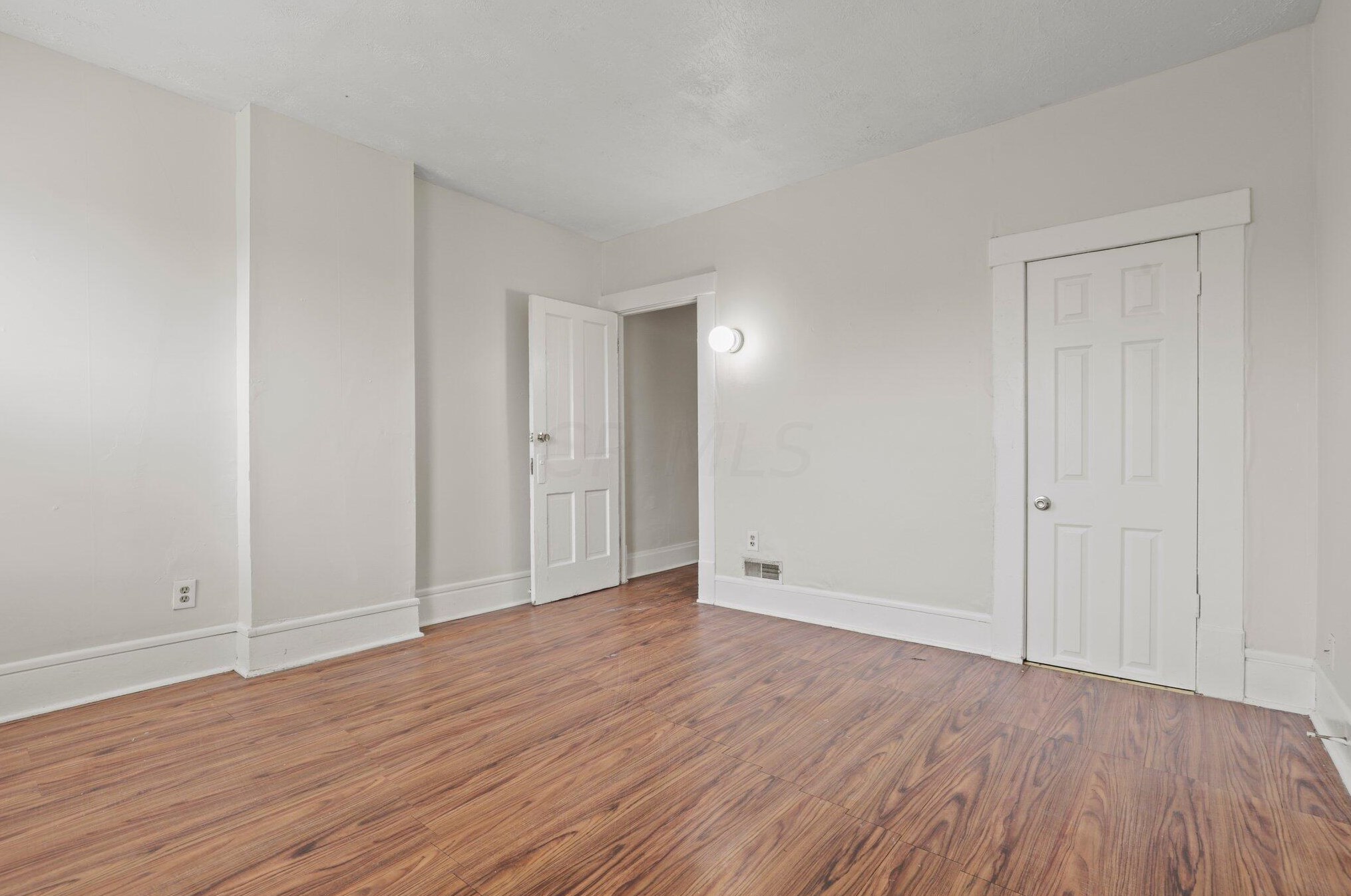 322 Stanaford Pl, Columbus OH  43207-1958 exterior