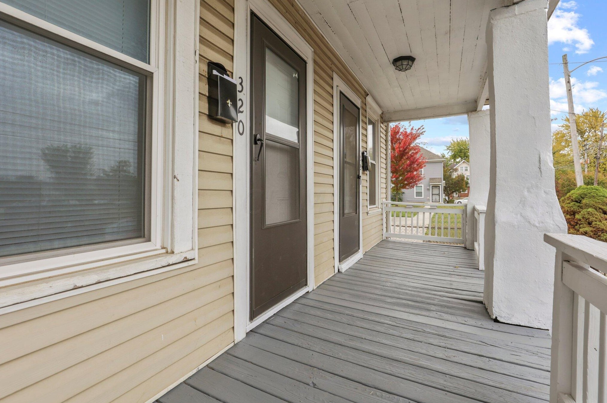 320 Stanaford Pl, Columbus OH  43207-1958 exterior