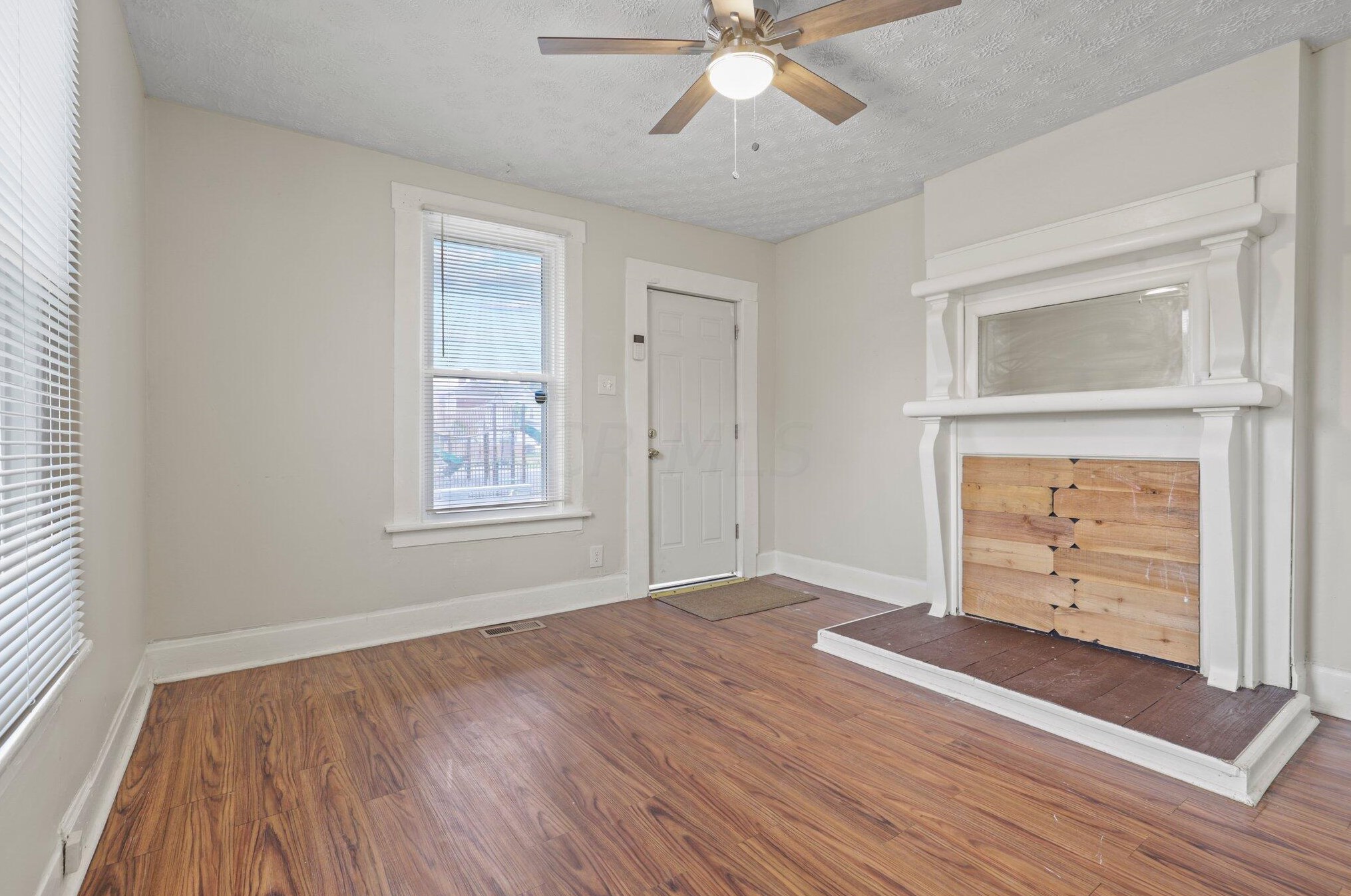 322 Stanaford Pl, Columbus OH  43207-1958 exterior