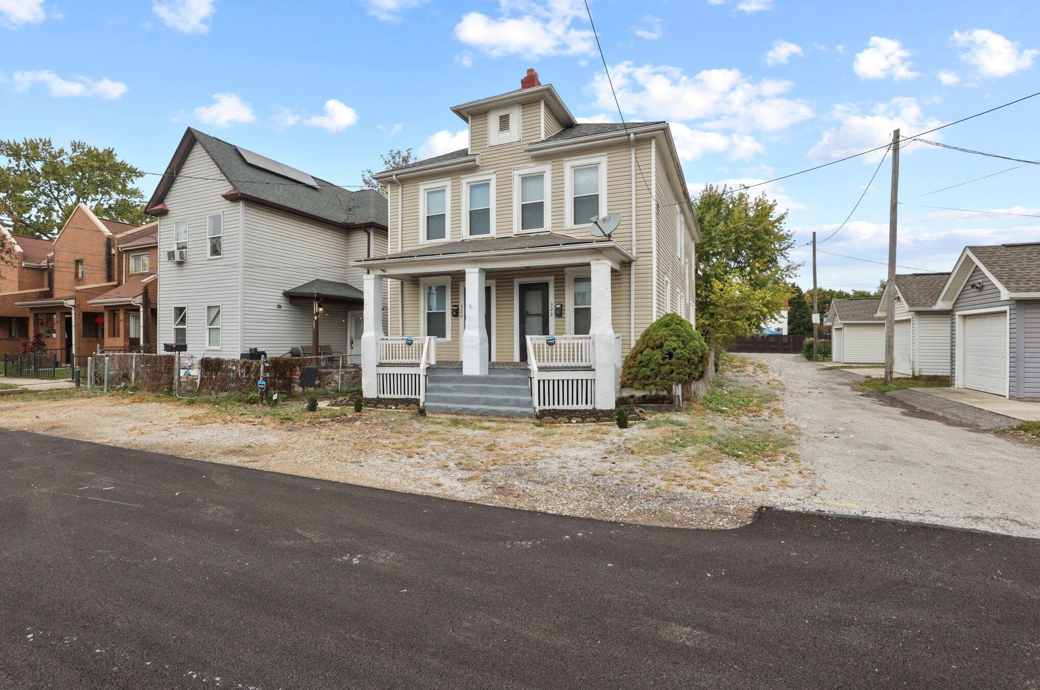 322 Stanaford Pl, Columbus OH  43207-1958 exterior