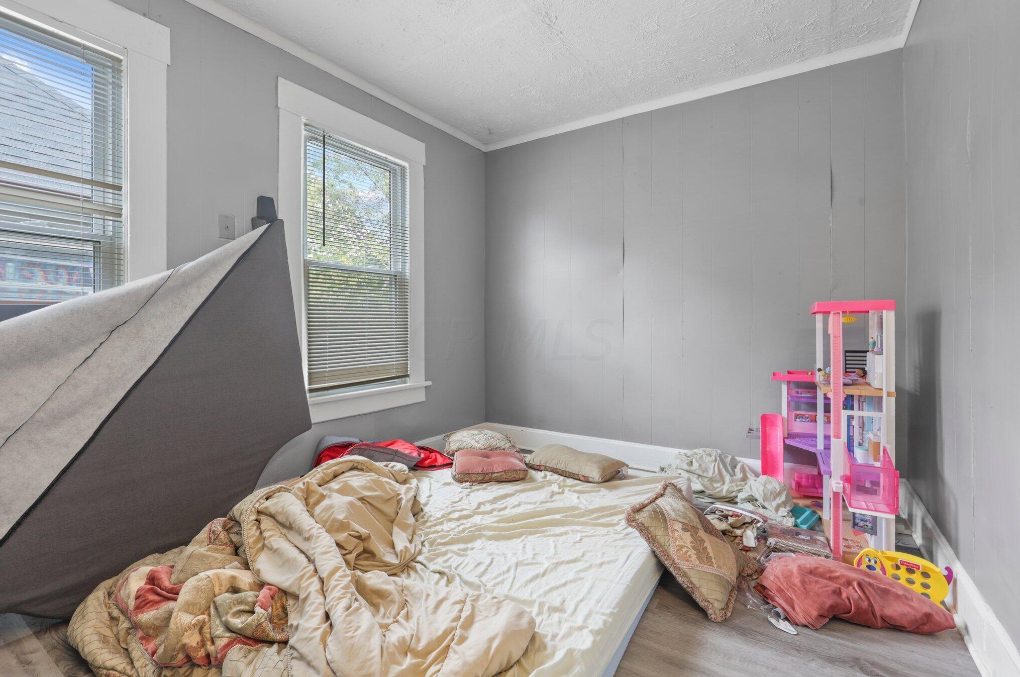 322 Stanaford Pl, Columbus OH  43207-1958 exterior